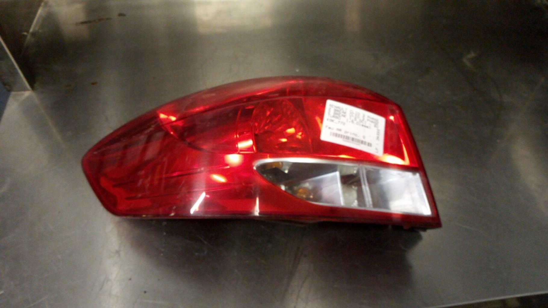 Fanale posteriore principale sinistro (luci) RENAULT CLIO 3 PHASE 2 BREAK Diésel - 1