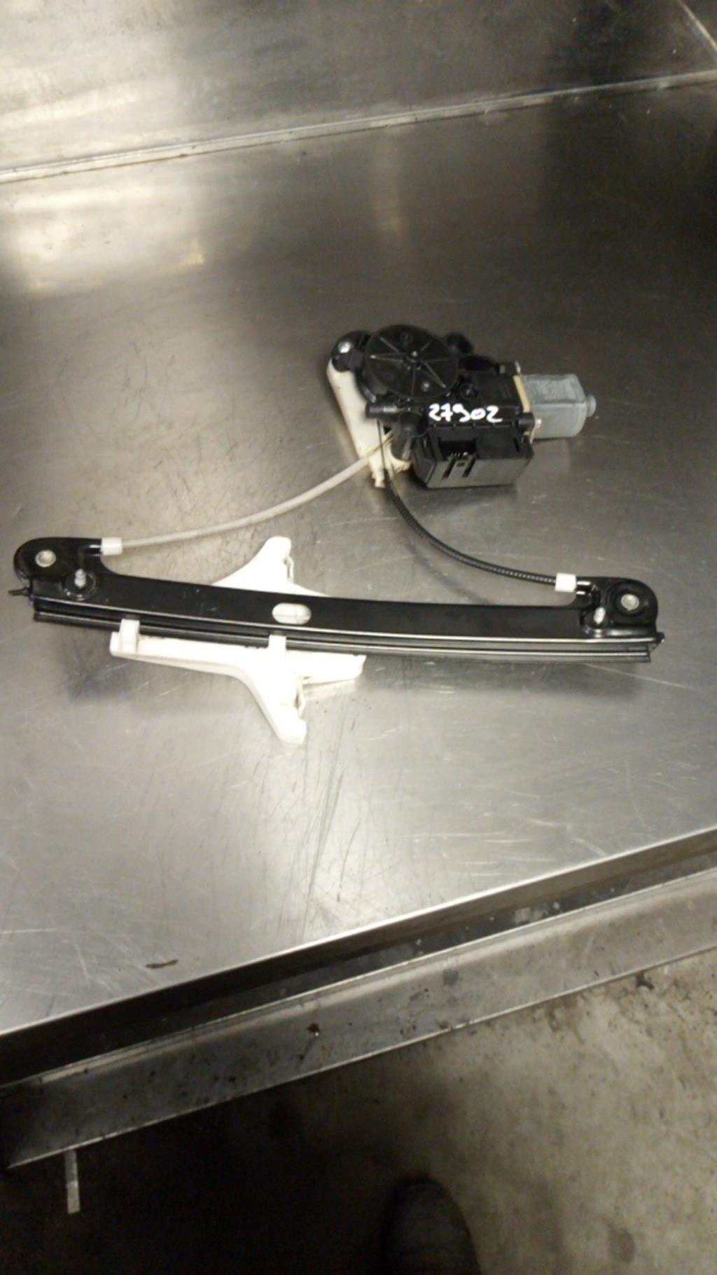 Alzacristalli elettrico posteriore destro VOLKSWAGEN POLO 5 PHASE 1 Diésel - 1