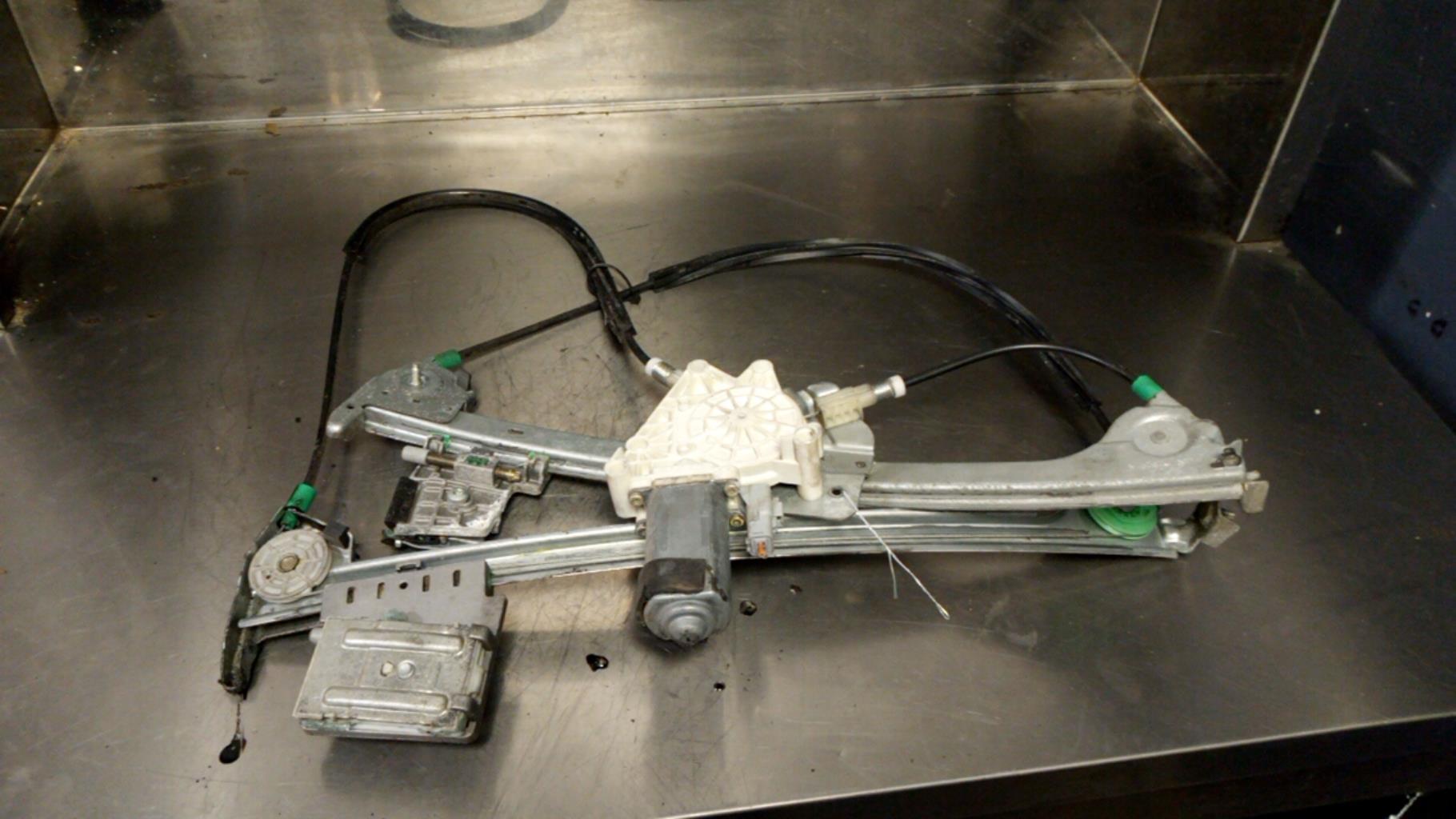 Alzacristalli elettrico anteriore destro PEUGEOT 206 PHASE 1 CABRIOLET Gasolina - 1