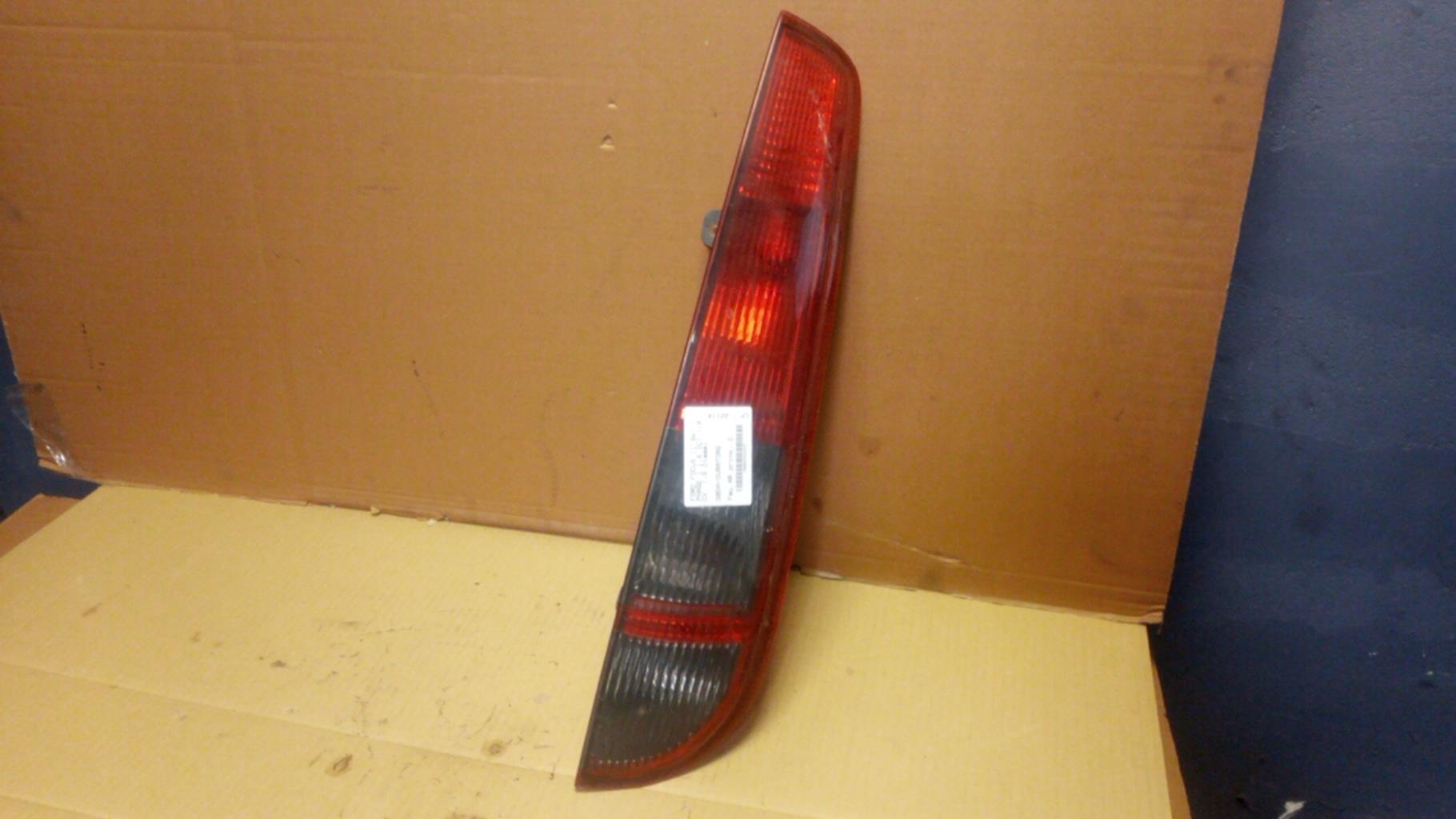 Fanale posteriore principale destro (luci) FORD FOCUS 2 PHASE 1 BREAK Diésel - 1