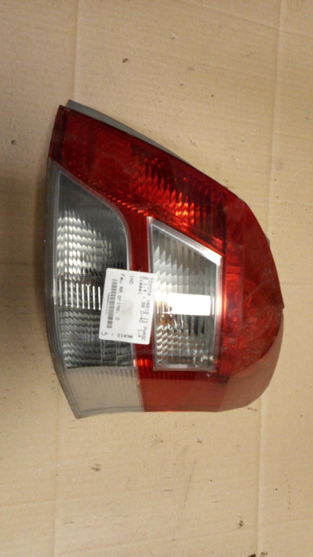 Fanale posteriore principale destro (luci) TOYOTA YARIS 2 PHASE 2 Diésel - 1