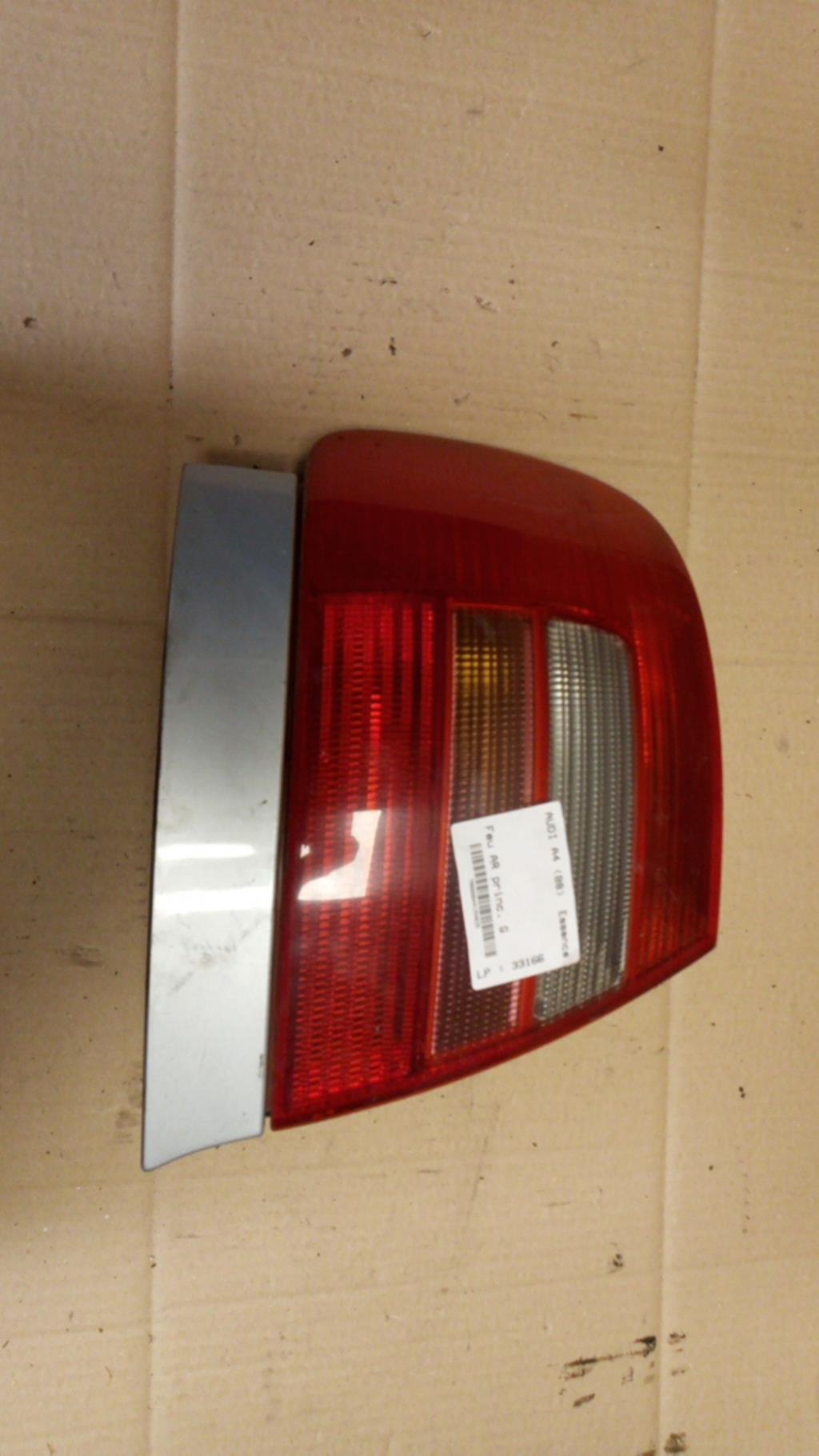 Fanale posteriore principale sinistro (luci) AUDI A4 3 PHASE 1 Gasolina - 1