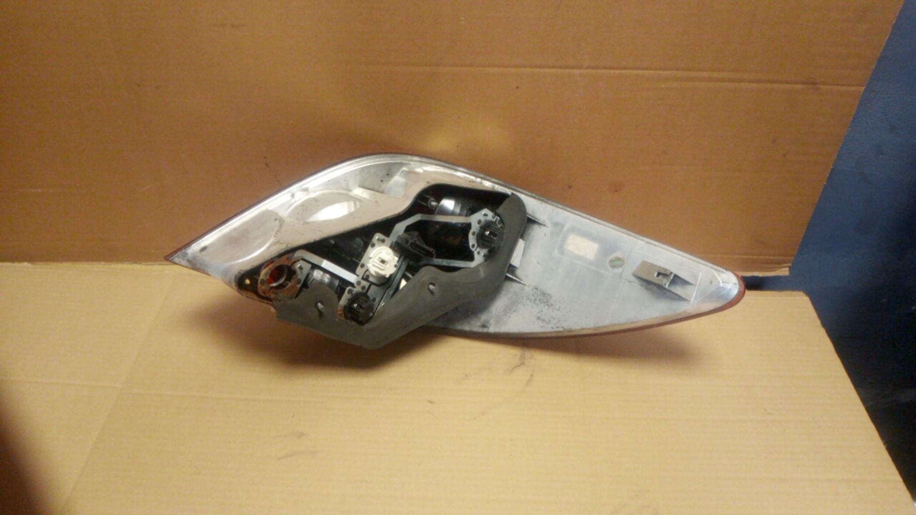 Fanale posteriore principale sinistro (luci) MERCEDES CLASSE R 251 PHASE 1 BREAK Diésel - 1