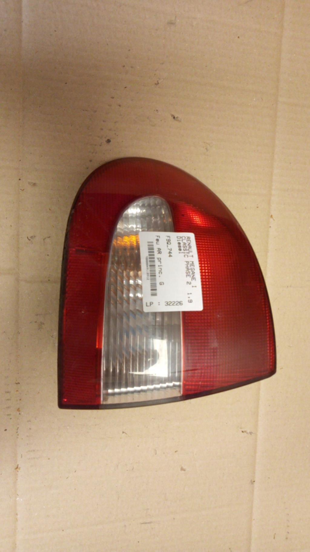 Fanale posteriore principale sinistro (luci) RENAULT MEGANE 1 PHASE 2 Diésel - 1