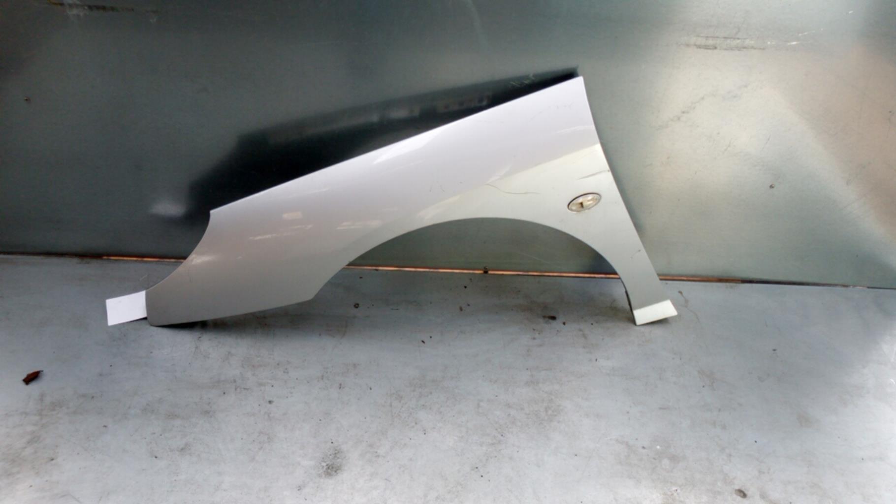 Parafango anteriore sinistro PEUGEOT 407 PHASE 1 Diésel - 1