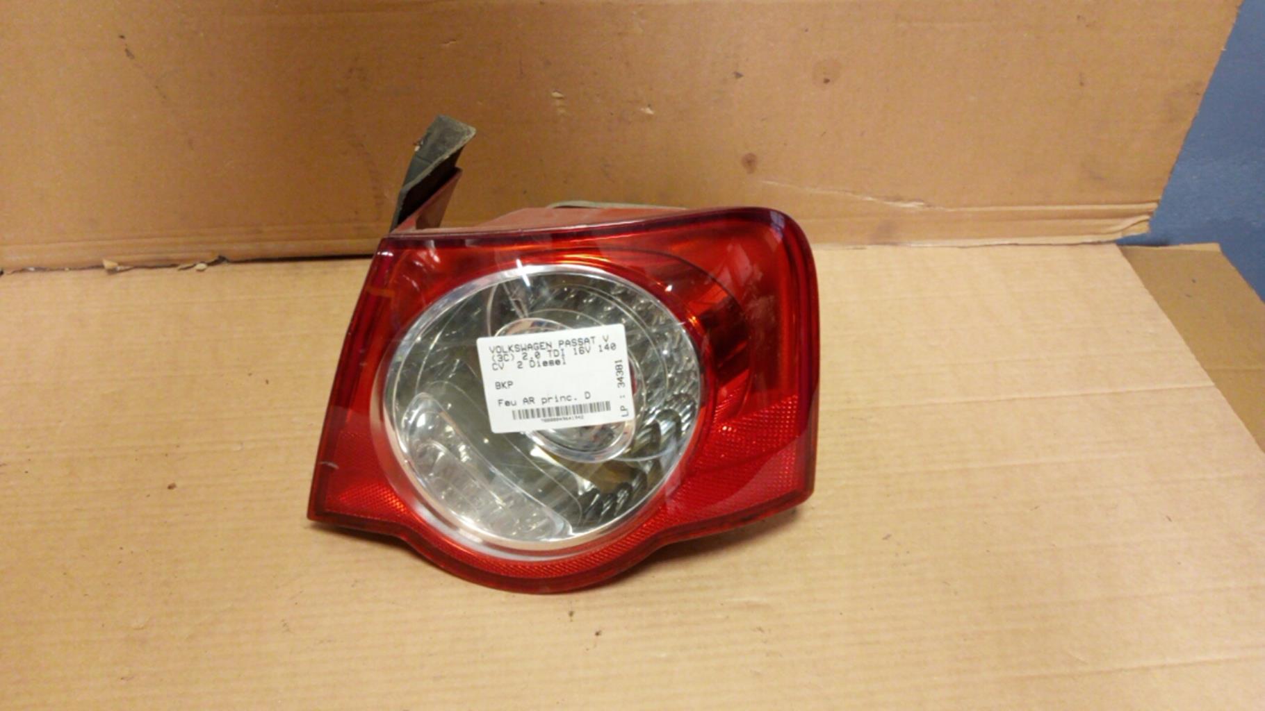 Fanale posteriore principale destro (luci) VOLKSWAGEN PASSAT 5 Diésel - 1