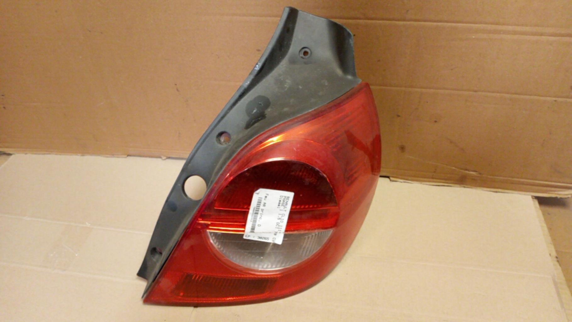 Fanale posteriore principale destro (luci) RENAULT CLIO 3 PHASE 1 Diésel - 1