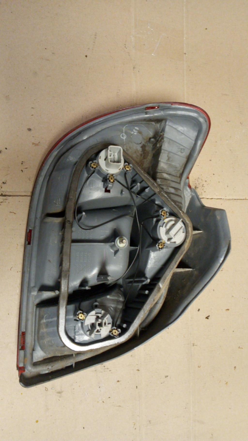 Fanale posteriore principale destro (luci) TOYOTA YARIS 1 PHASE 1 Gasolina - 1
