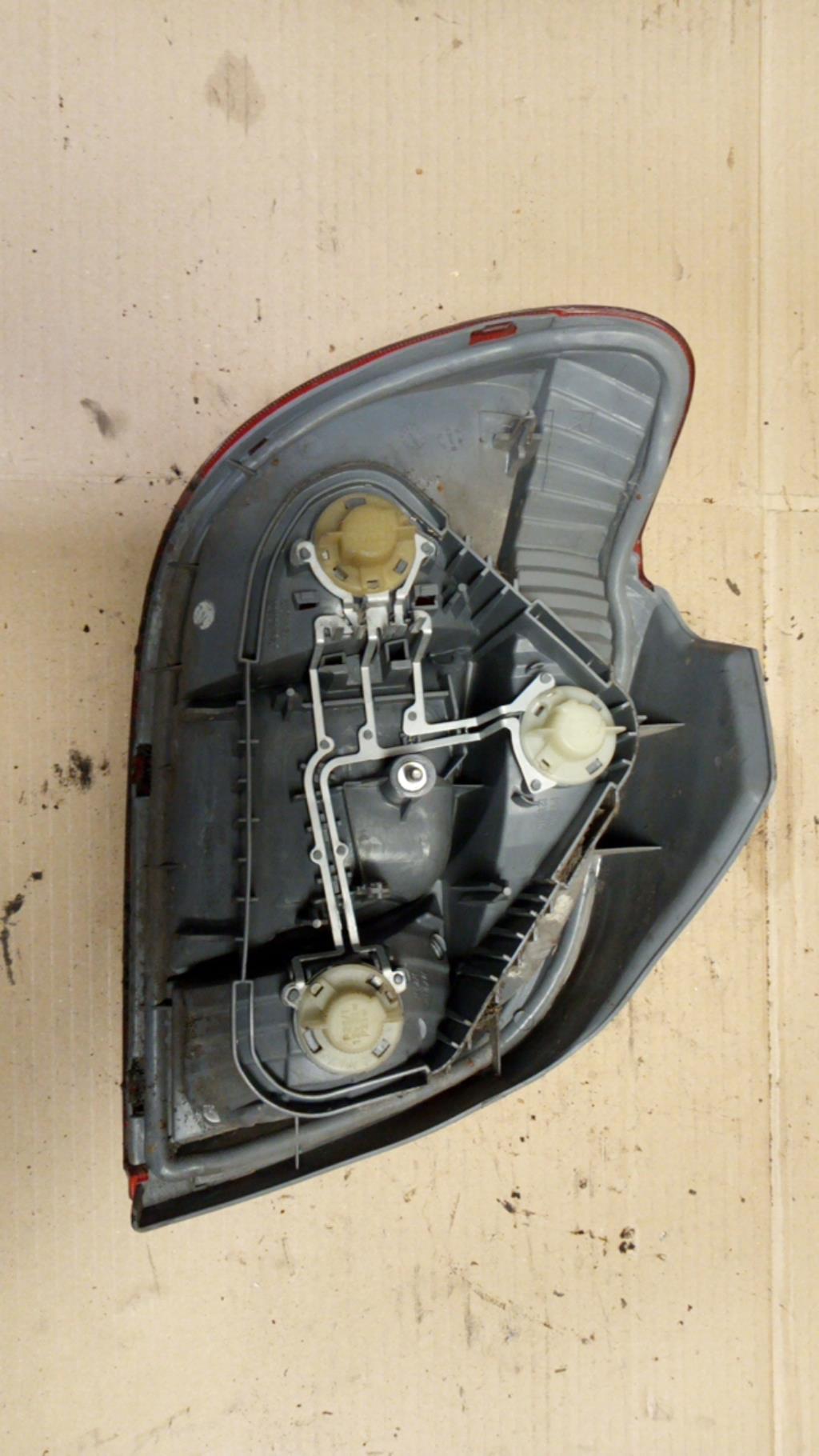 Fanale posteriore principale sinistro (luci) TOYOTA YARIS 1 PHASE 1 Gasolina - 1