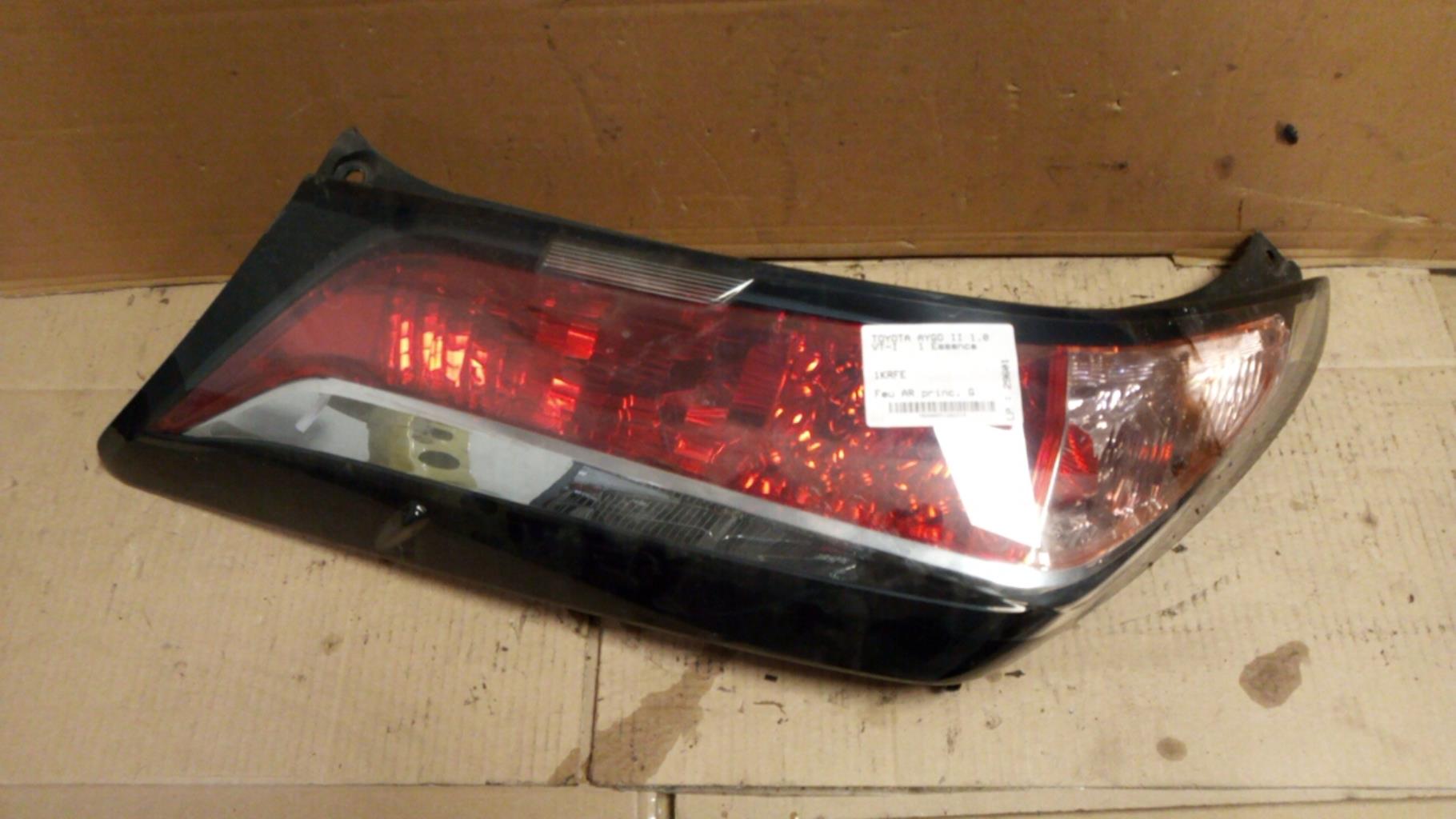 Fanale posteriore principale sinistro (luci) TOYOTA AYGO 2 PHASE 1 Gasolina - 1