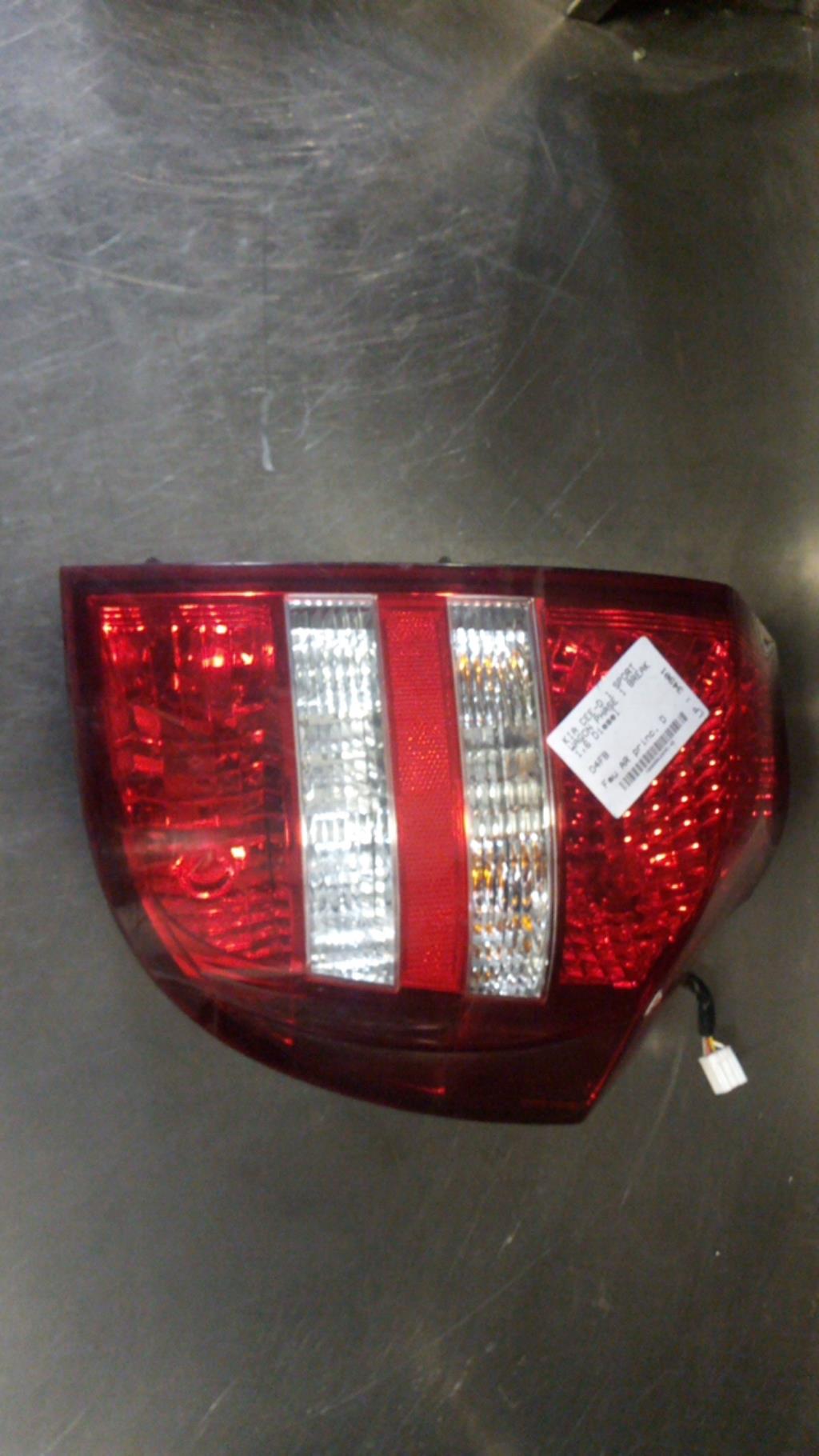 Fanale posteriore principale destro (luci) KIA CEE-D 1 SPORT WAGON PHASE 1 BREAK Diésel - 1