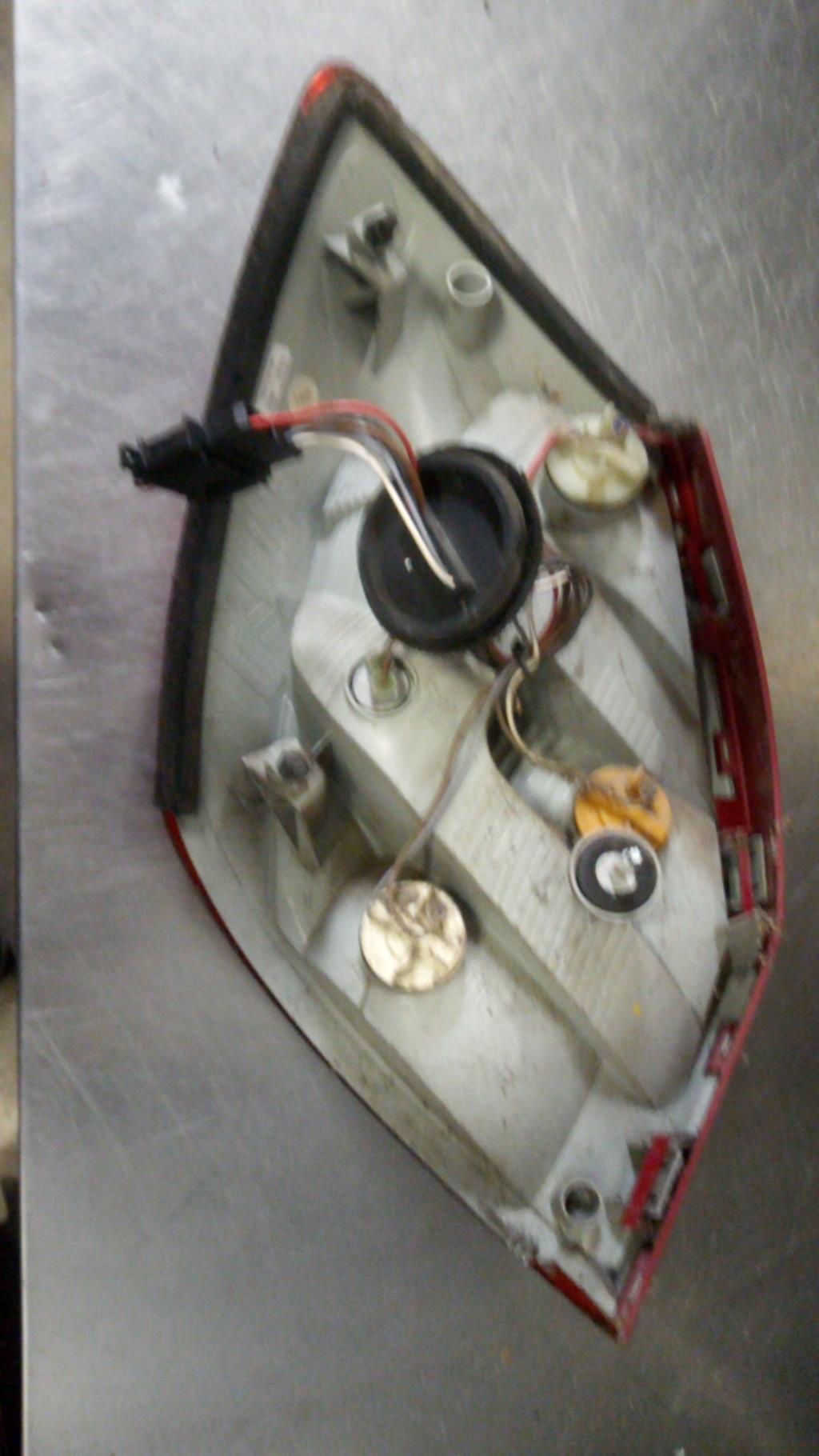 Fanale posteriore principale destro (luci) SKODA FABIA 2 PHASE 1 Gasolina - 1
