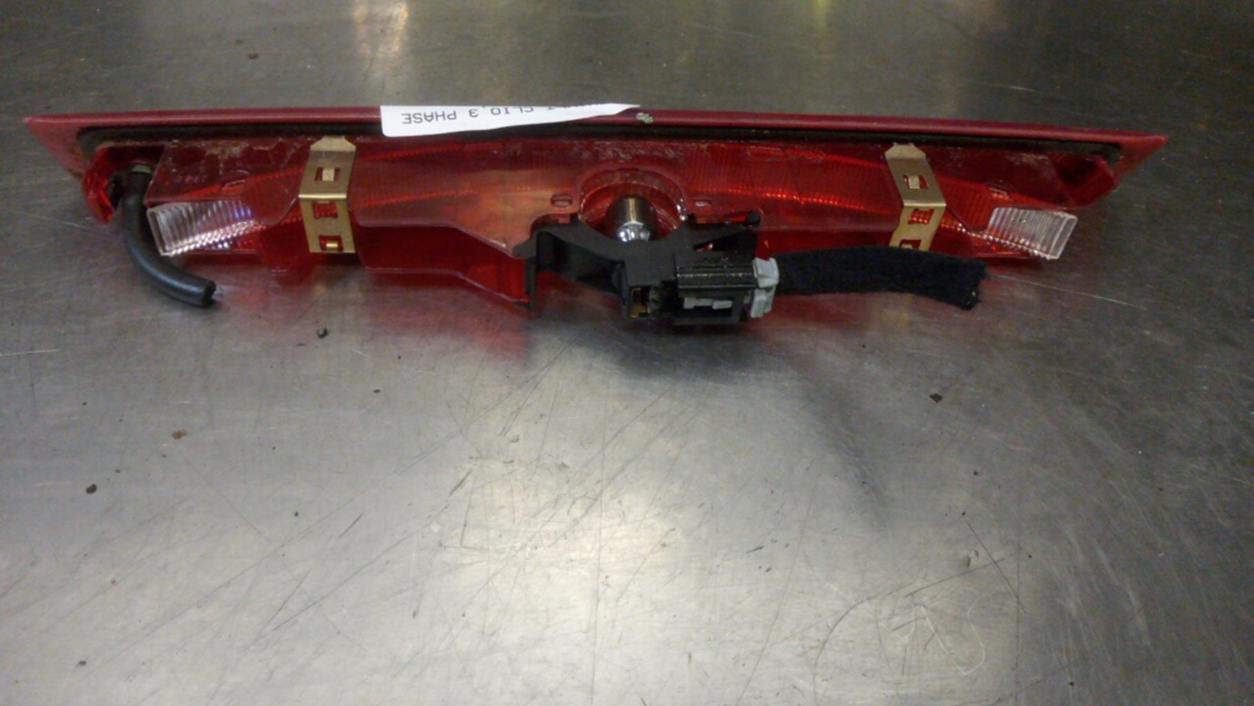 Feu arriere stop central RENAULT CLIO 3 PHASE 1 Diesel - 1