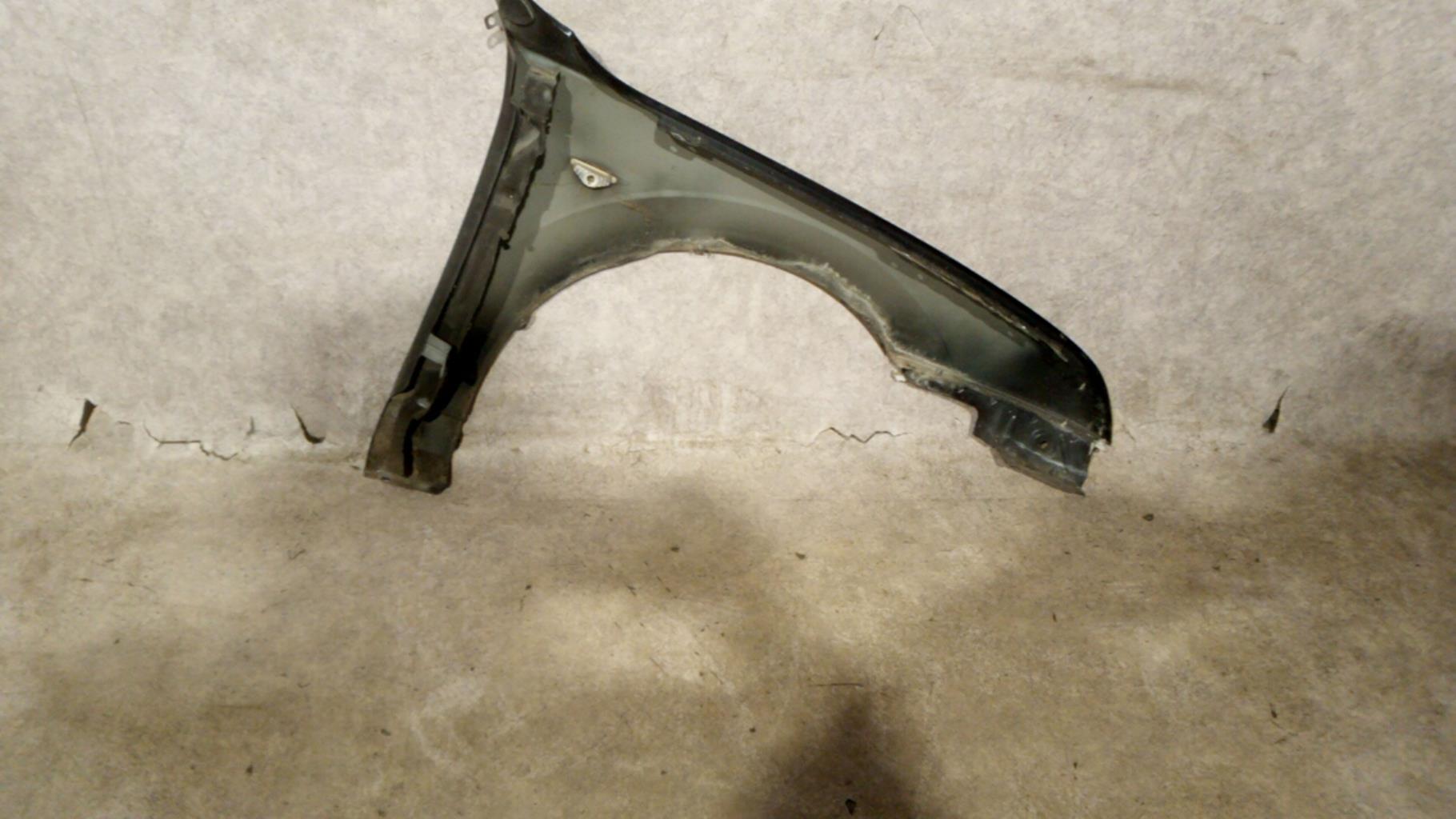 Parafango anteriore sinistro FORD MONDEO 2 Diésel - 1