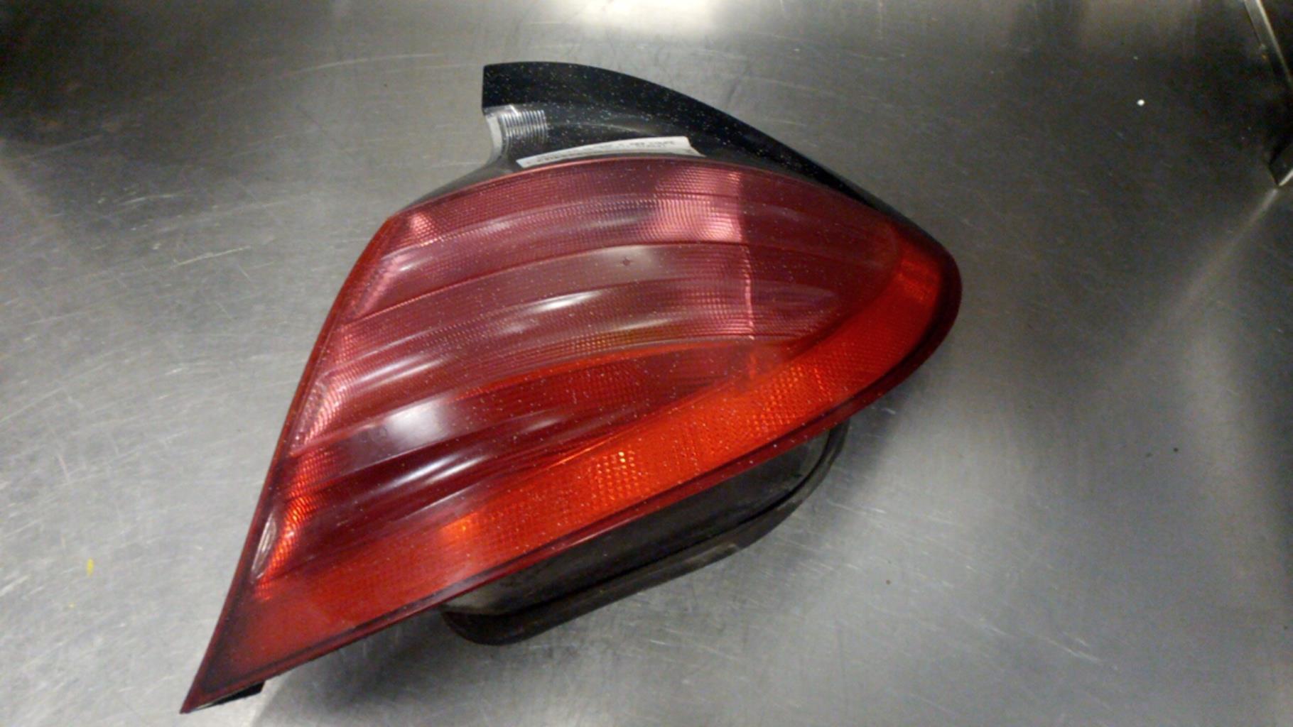 Fanale posteriore principale destro (luci) MERCEDES CLASSE C 203 COUPE SPORT PHASE 1 Diésel - 1