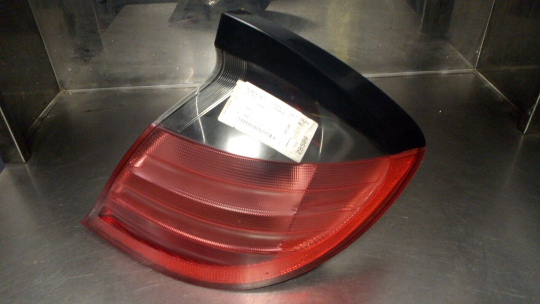 Fanale posteriore principale destro (luci) MERCEDES CLASSE C 203 COUPE SPORT PHASE 1 Diésel - 1