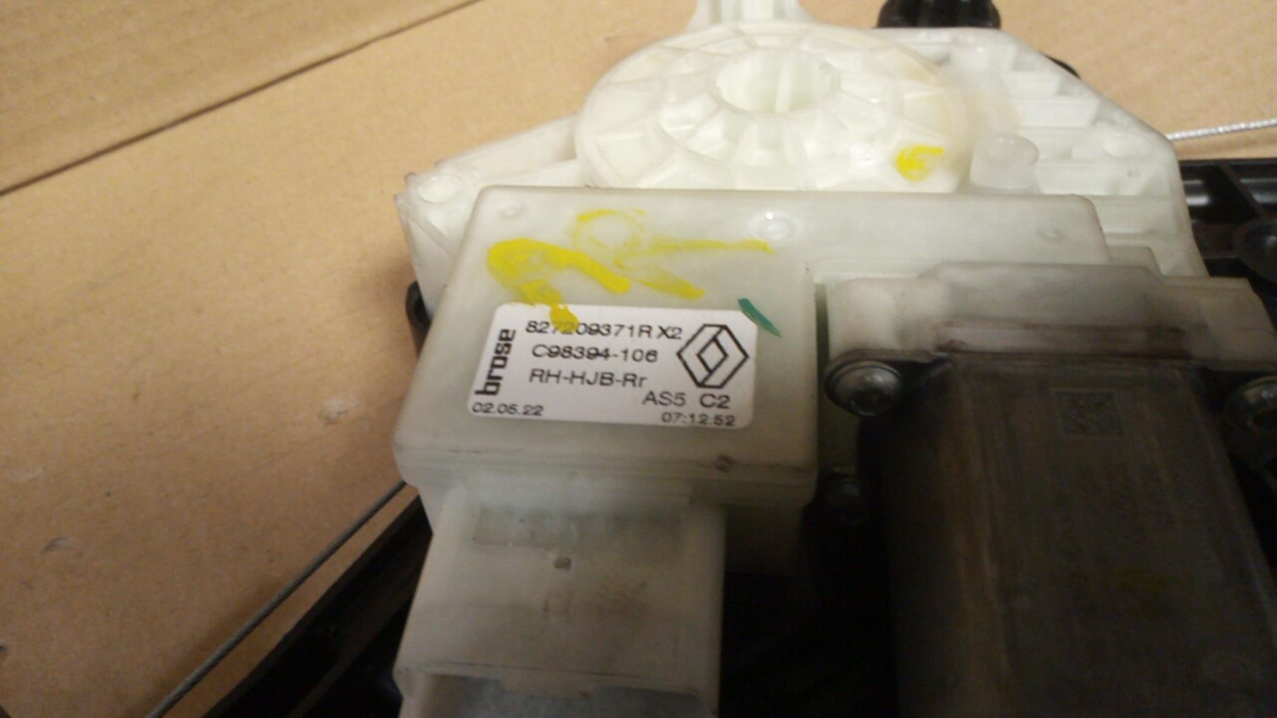 Alzacristalli elettrico posteriore destro RENAULT CAPTUR 2 Gasolina - 1