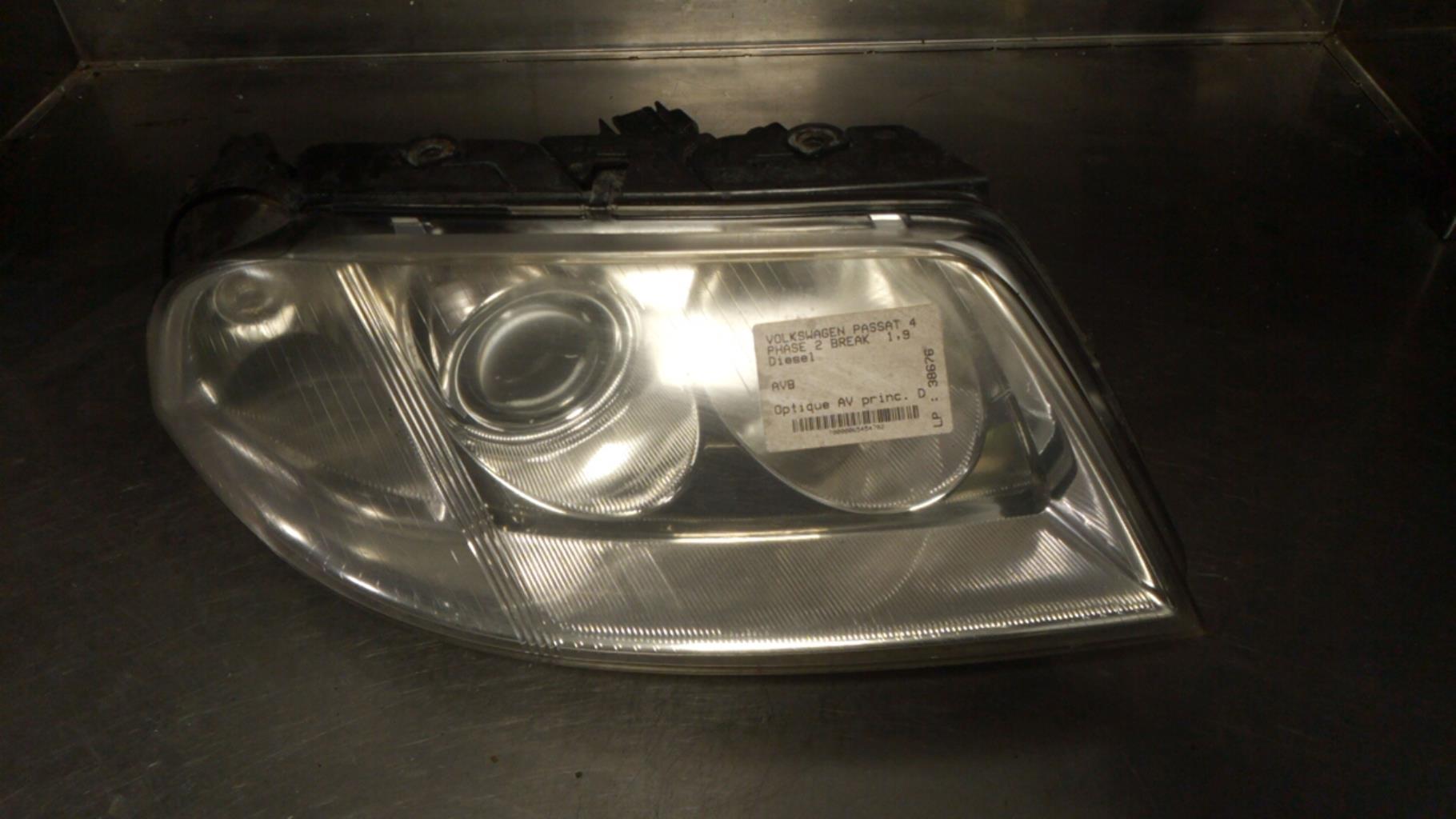Gruppo ottico anteriore principale destro (luci)(faro) VOLKSWAGEN PASSAT 4 PHASE 2 BREAK Diésel - 1