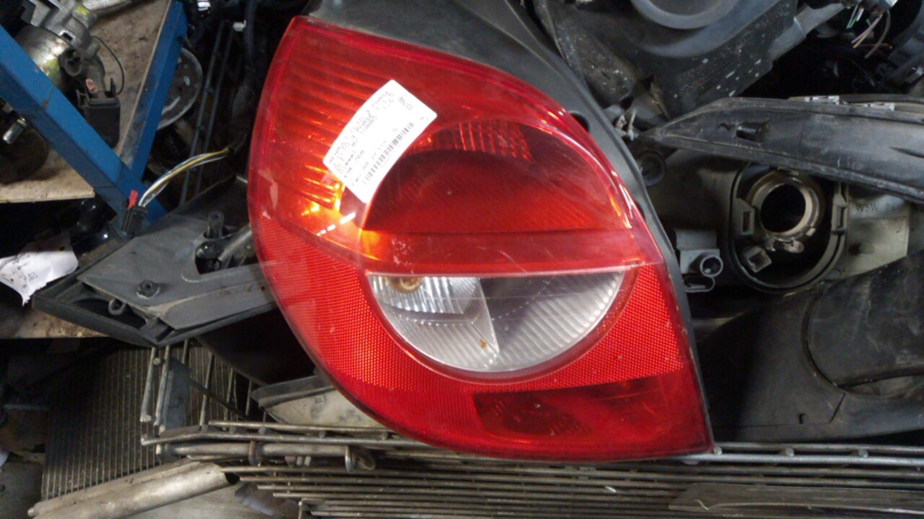 Fanale posteriore principale sinistro (luci) RENAULT CLIO 3 PHASE 1 Diésel - 1