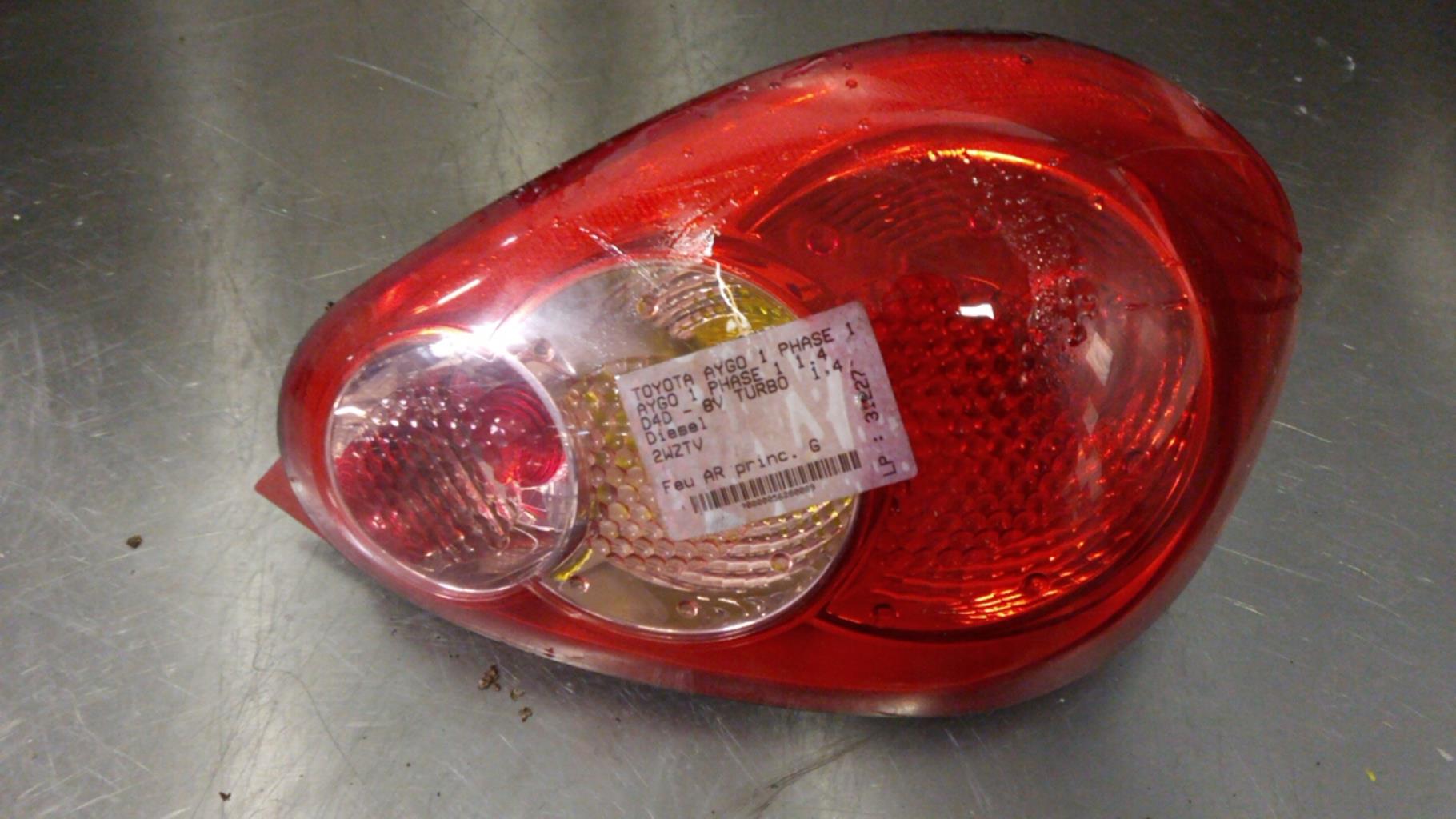 Fanale posteriore principale sinistro (luci) TOYOTA AYGO 1 PHASE 1 Diésel - 1