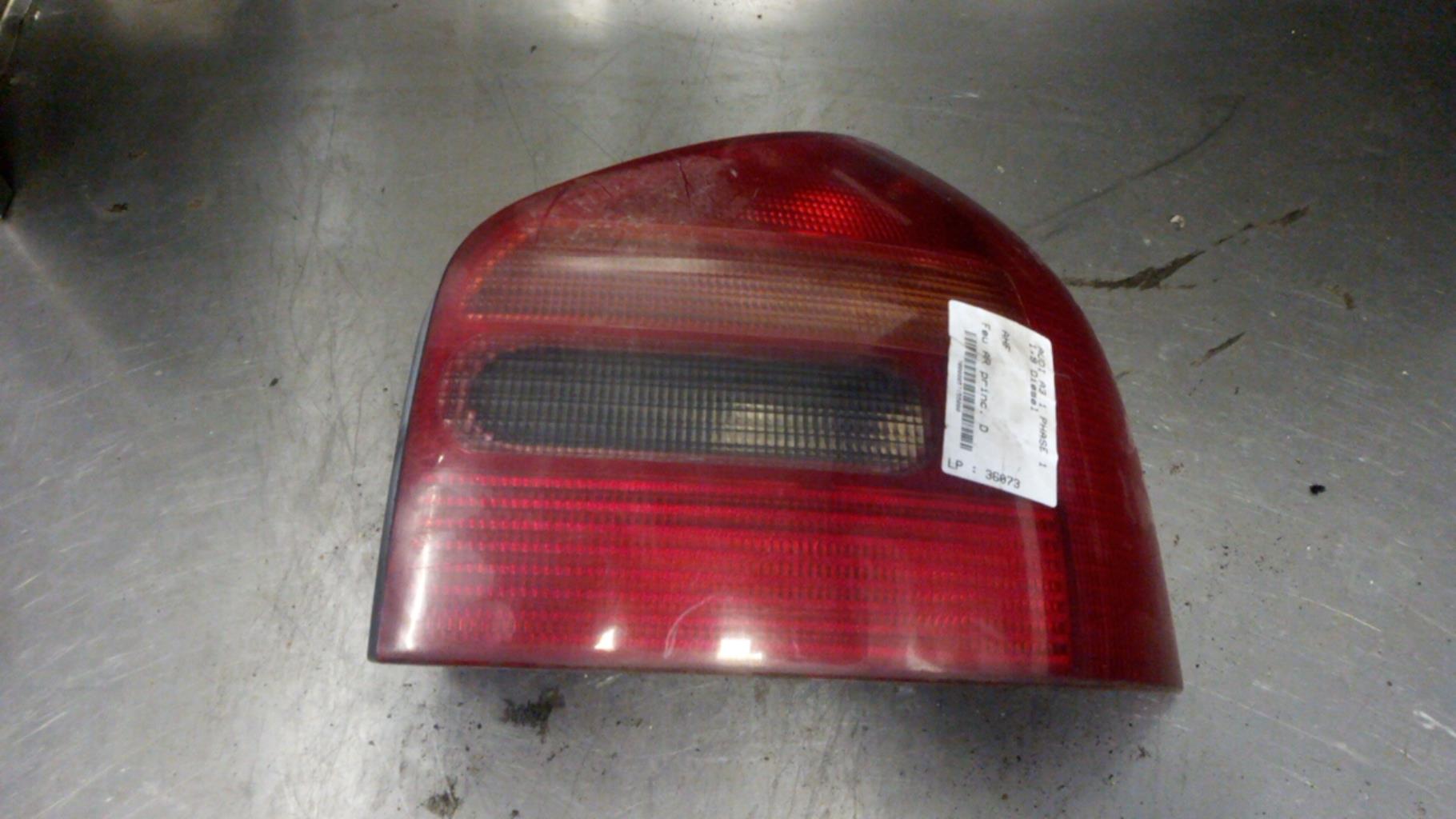 Feu arriere principal droit (feux) AUDI A3 1 PHASE 1 Diesel - 1
