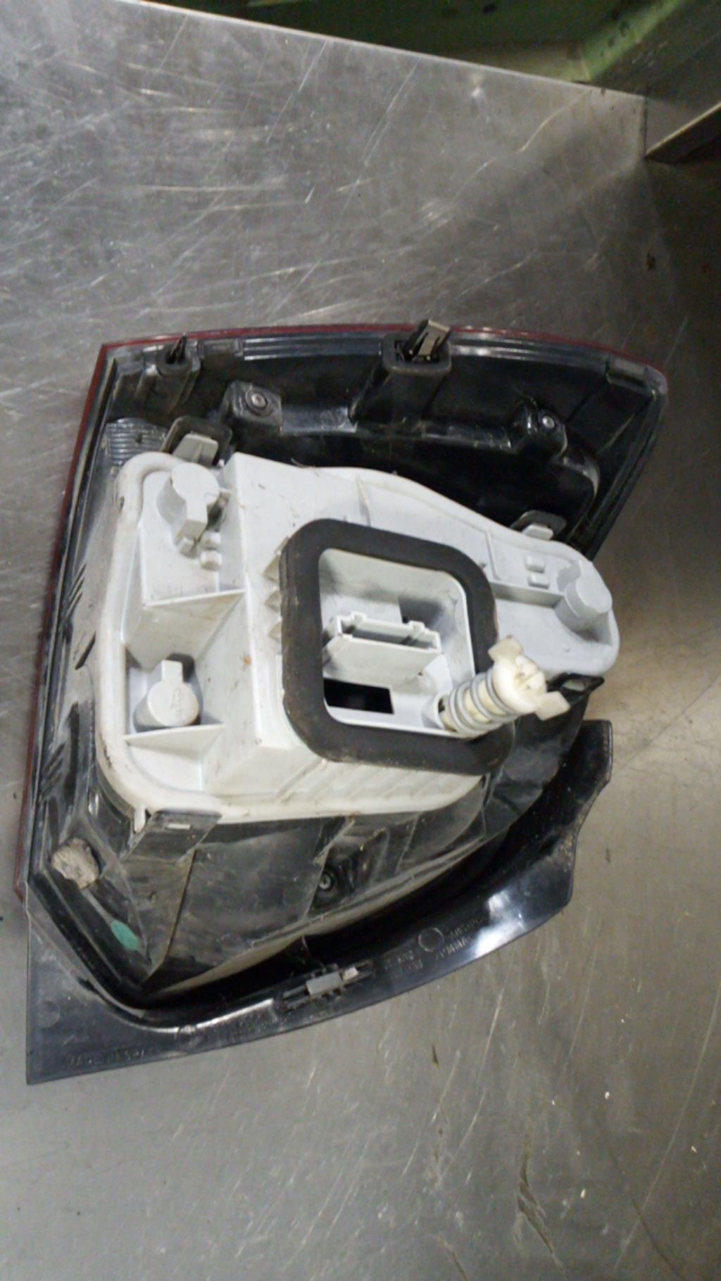 Fanale posteriore principale destro (luci) VOLKSWAGEN POLO 5 PHASE 1 Diésel - 1
