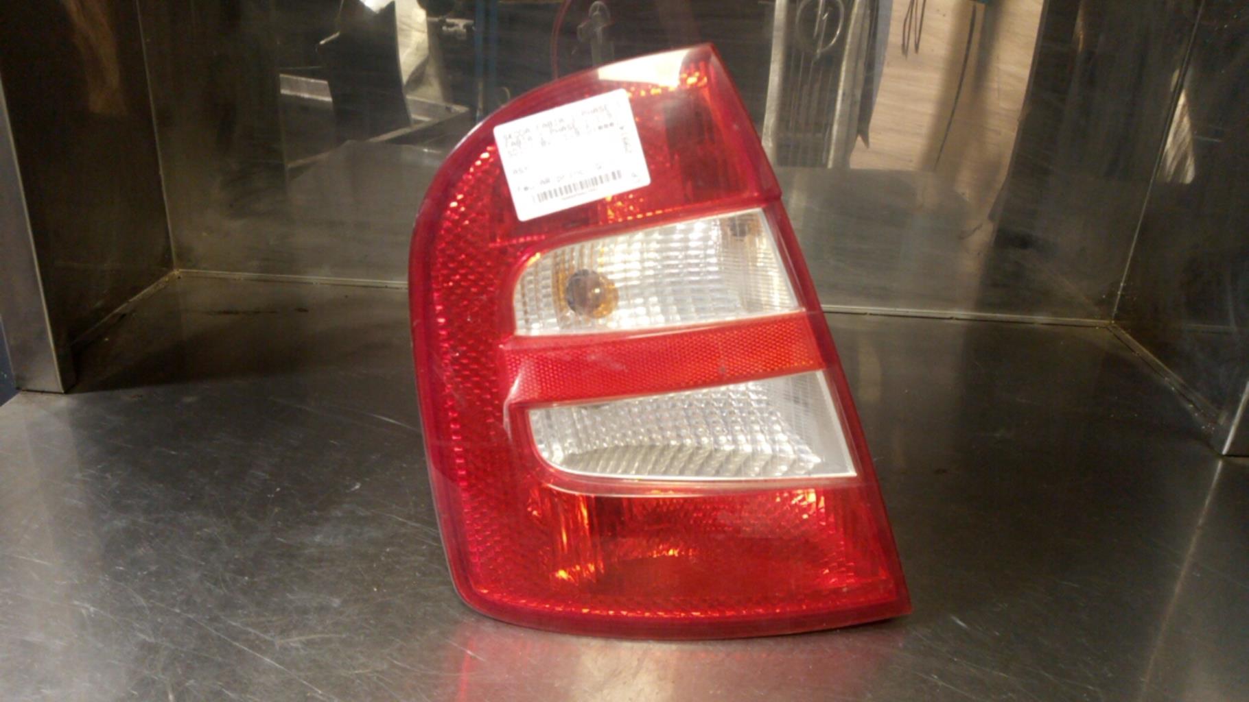 Fanale posteriore principale sinistro (luci) SKODA FABIA 1 PHASE 1 Diésel - 1