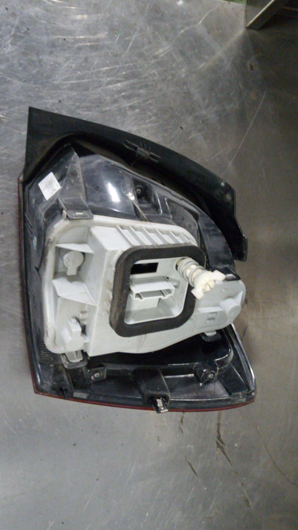 Fanale posteriore principale sinistro (luci) VOLKSWAGEN POLO 5 PHASE 1 Diésel - 1