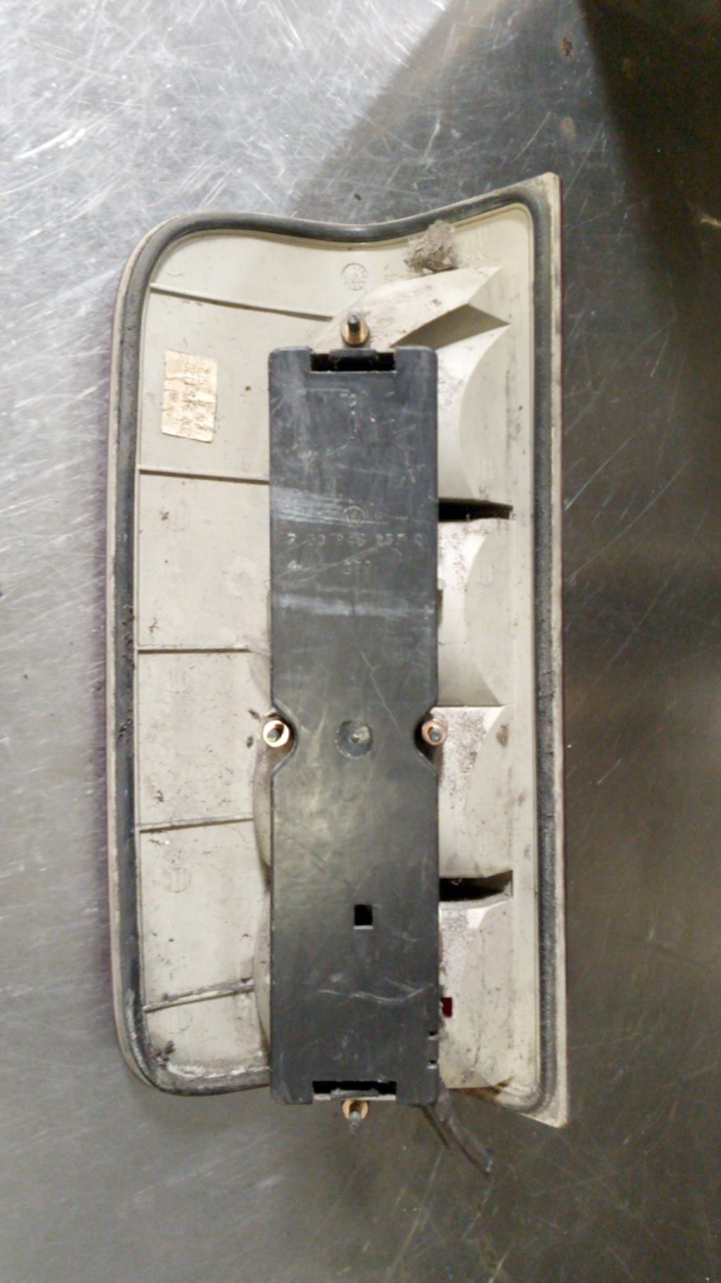 Fanale posteriore principale destro (luci) VOLKSWAGEN LT 2 Diésel - 1