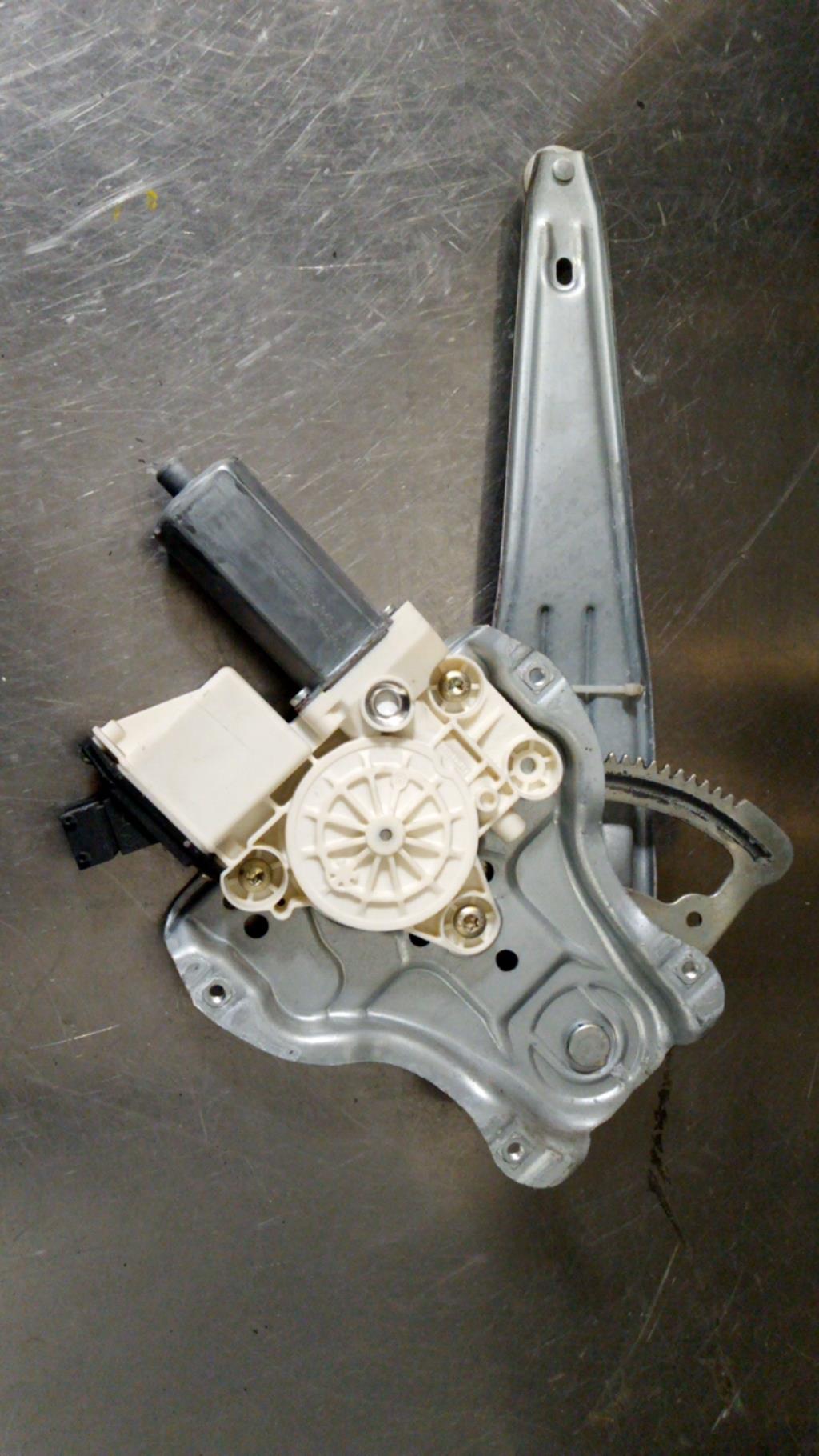 Alzacristalli elettrico posteriore sinistro TOYOTA COROLLA 10 PHASE 2 Diésel - 1