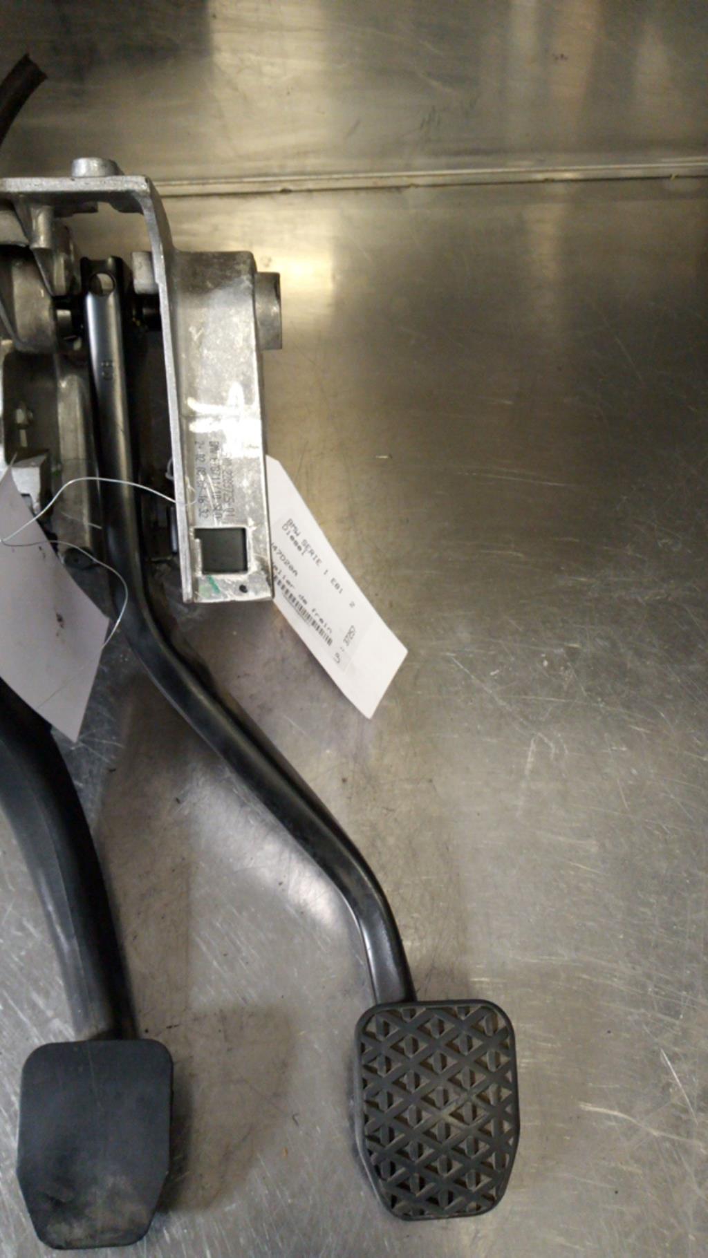 Pedale de frein BMW SERIE 1 E81 Diesel - 1