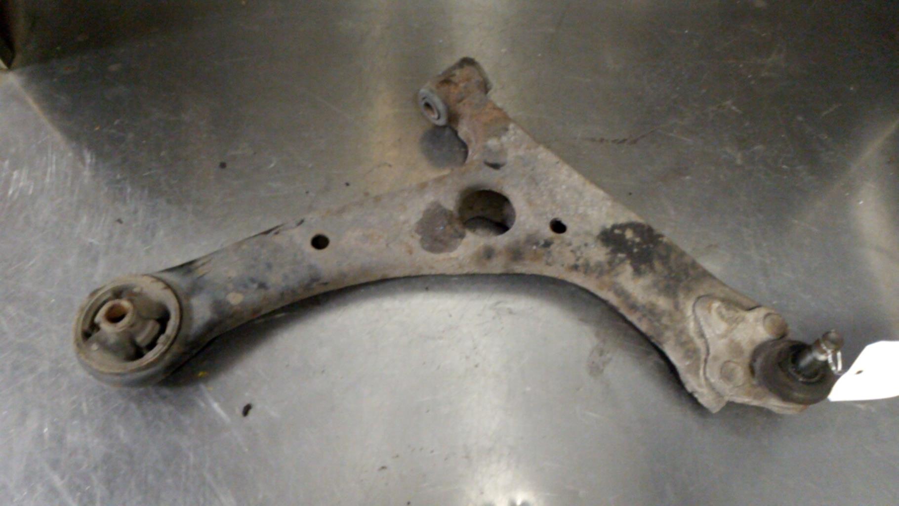 Triangolo anteriore destro TOYOTA COROLLA 10 PHASE 2 Diésel - 1