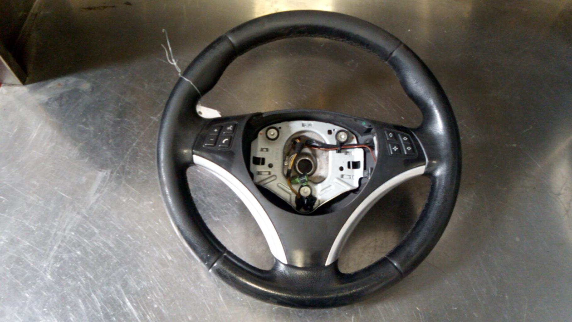 Volant BMW SERIE 1 E81 Diesel - 1