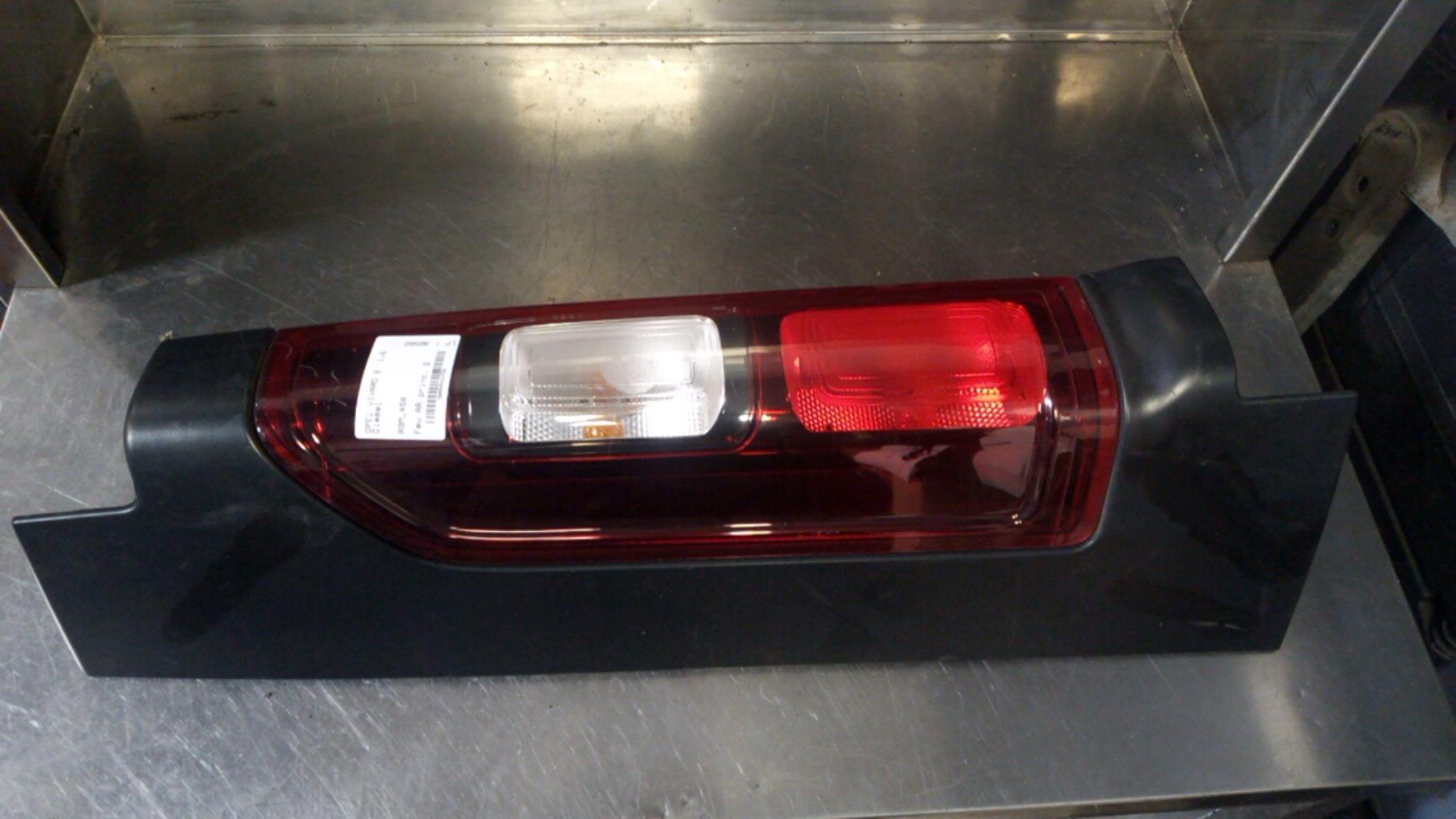 Fanale posteriore principale sinistro (luci) OPEL VIVARO 2 Diésel - 1