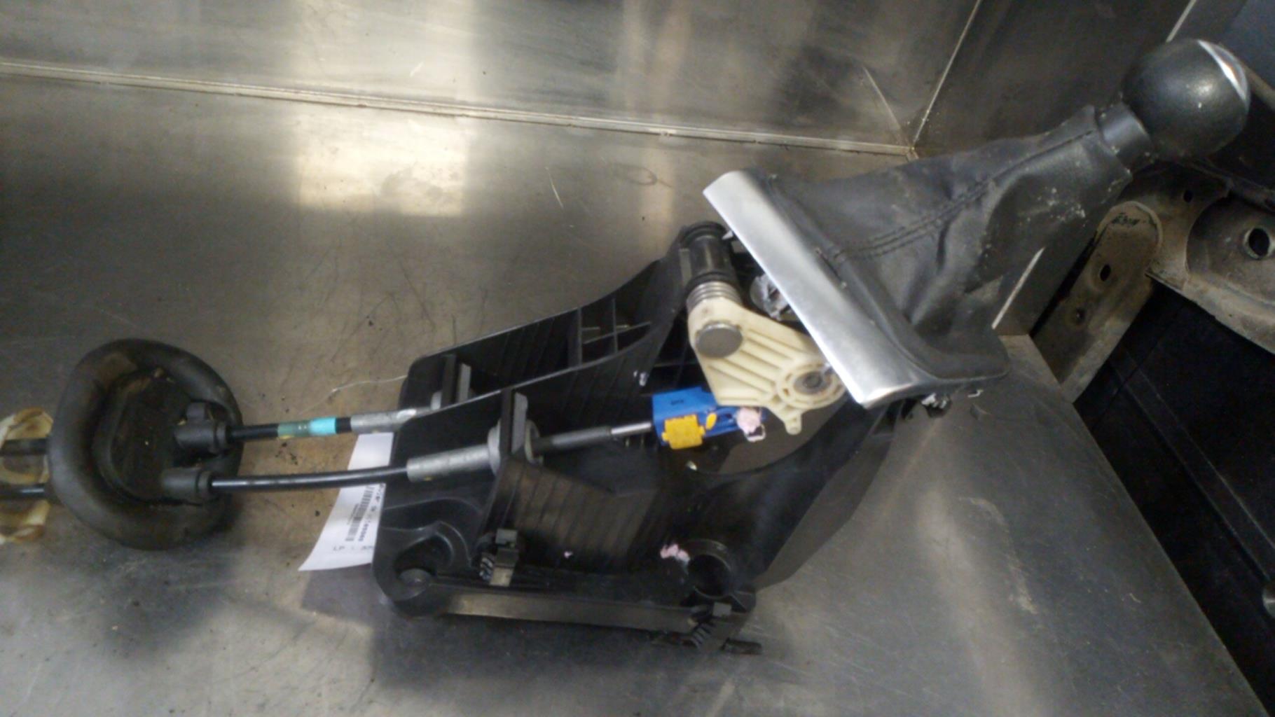 Levier de vitesses CITROEN C4 2 PHASE 1 Essence - 1