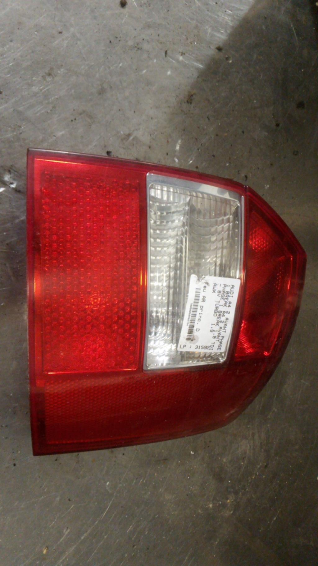 Fanale posteriore principale destro (luci) AUDI A4 2 AVANT PHASE 1 BREAK Diésel - 1