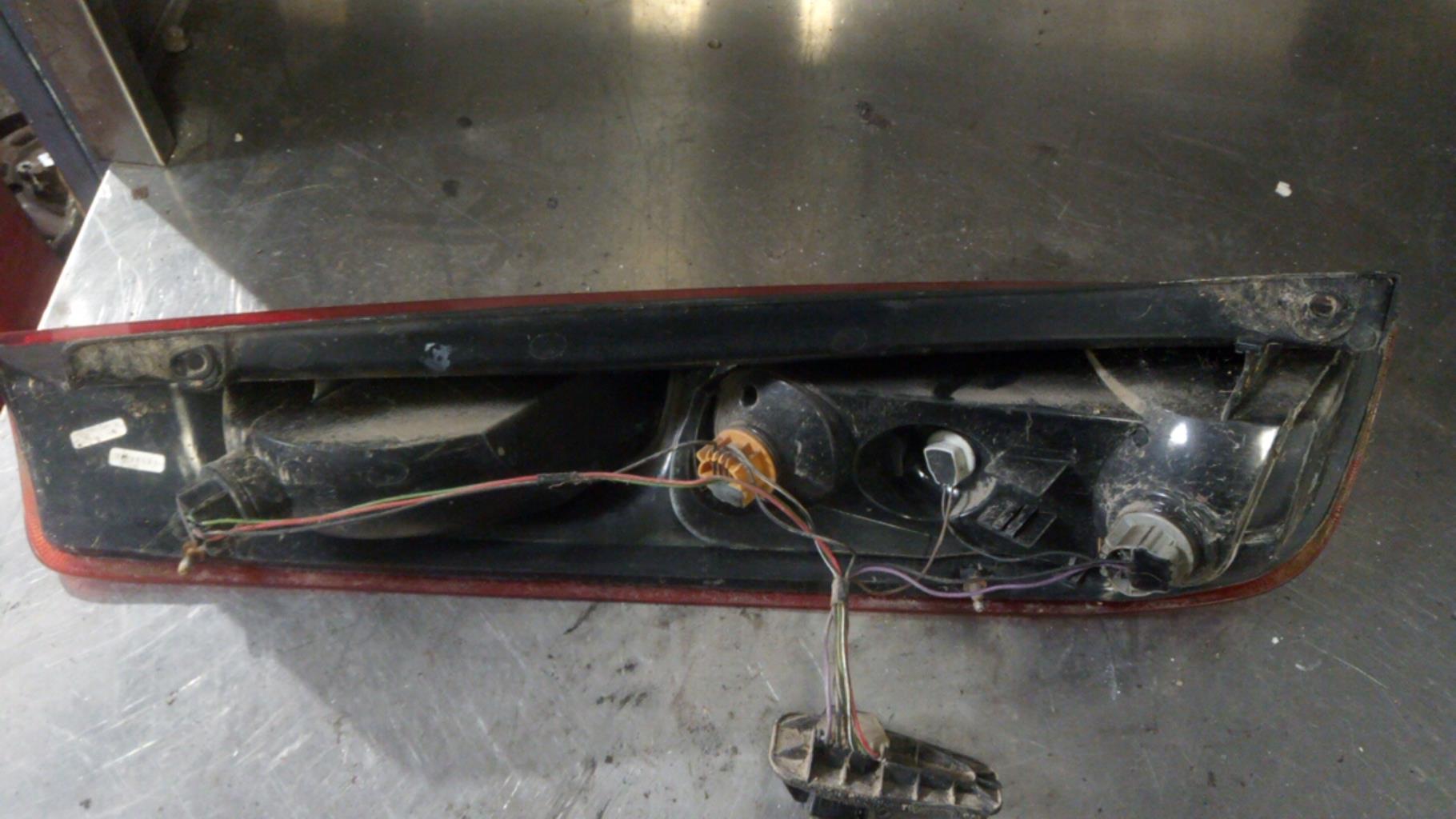 Fanale posteriore principale destro (luci) FORD FIESTA 5 PHASE 2 Gasolina - 1