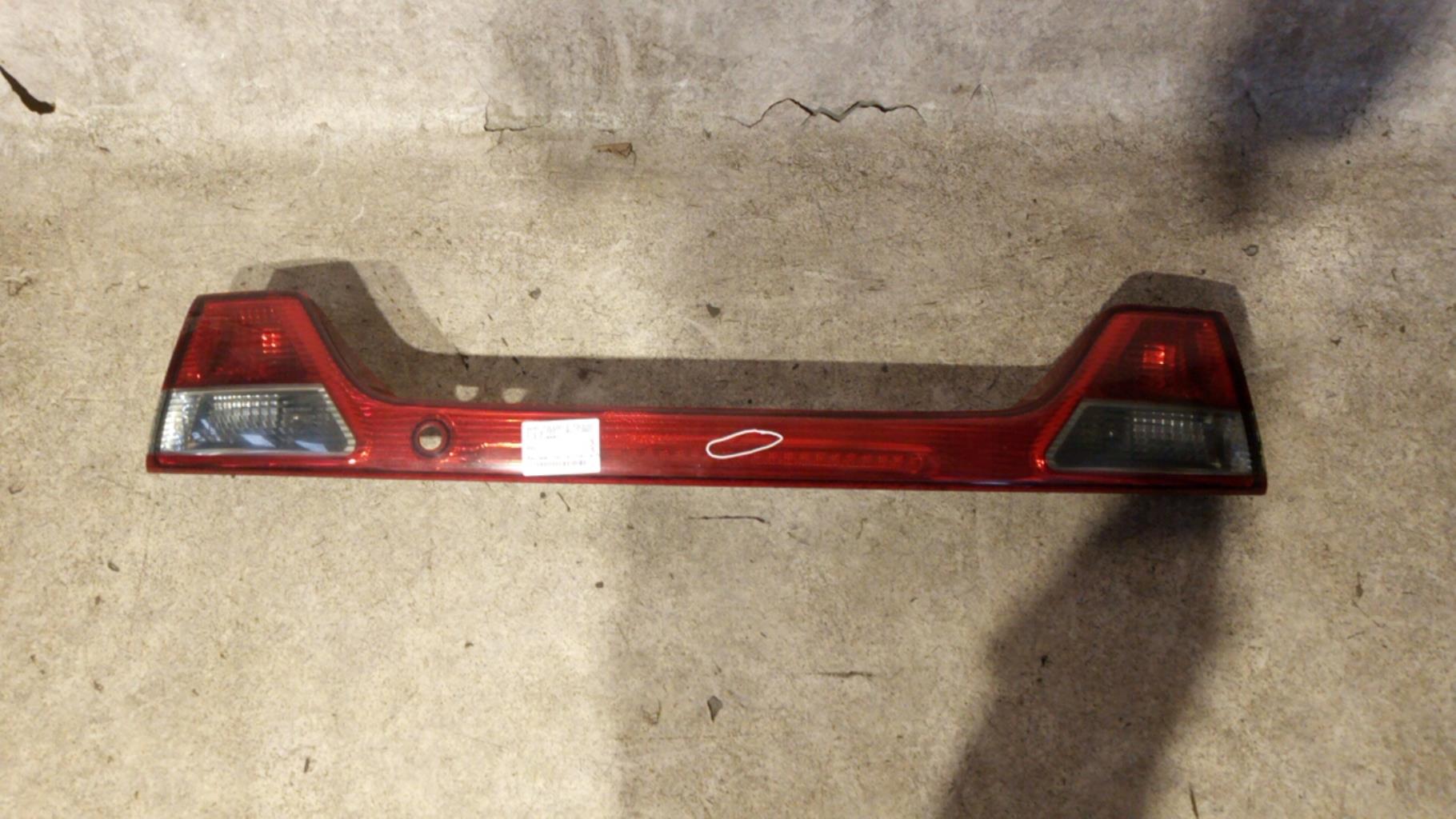 Banda luci bagagliaio/portellone posteriore SEAT TOLEDO 2 Diésel - 1