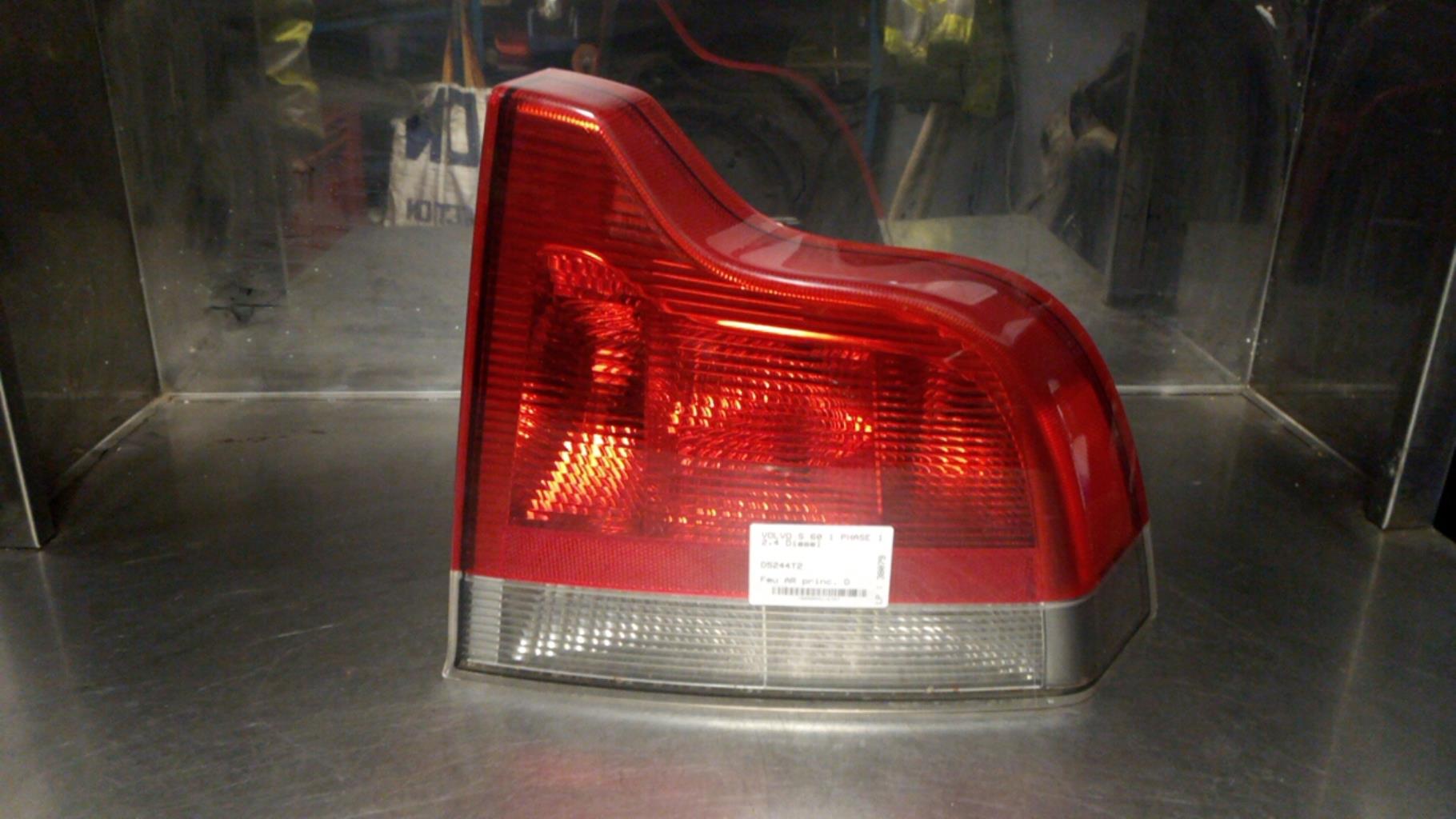 Fanale posteriore principale destro (luci) VOLVO S 60 1 PHASE 1 Diésel - 1