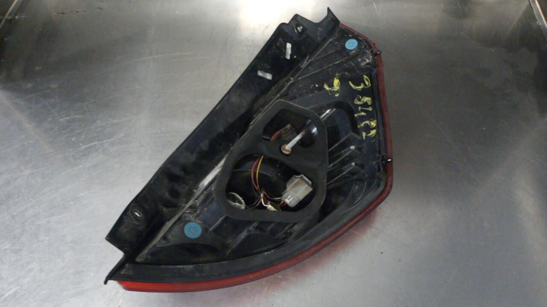 Fanale posteriore principale sinistro (luci) FORD FIESTA 6 PHASE 2 Diésel - 1