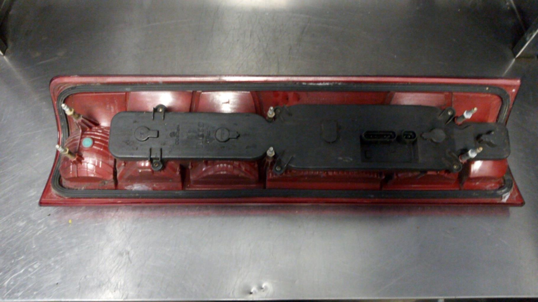 Fanale posteriore principale sinistro (luci) IVECO DAILY 4 PHASE 1 Diésel - 1