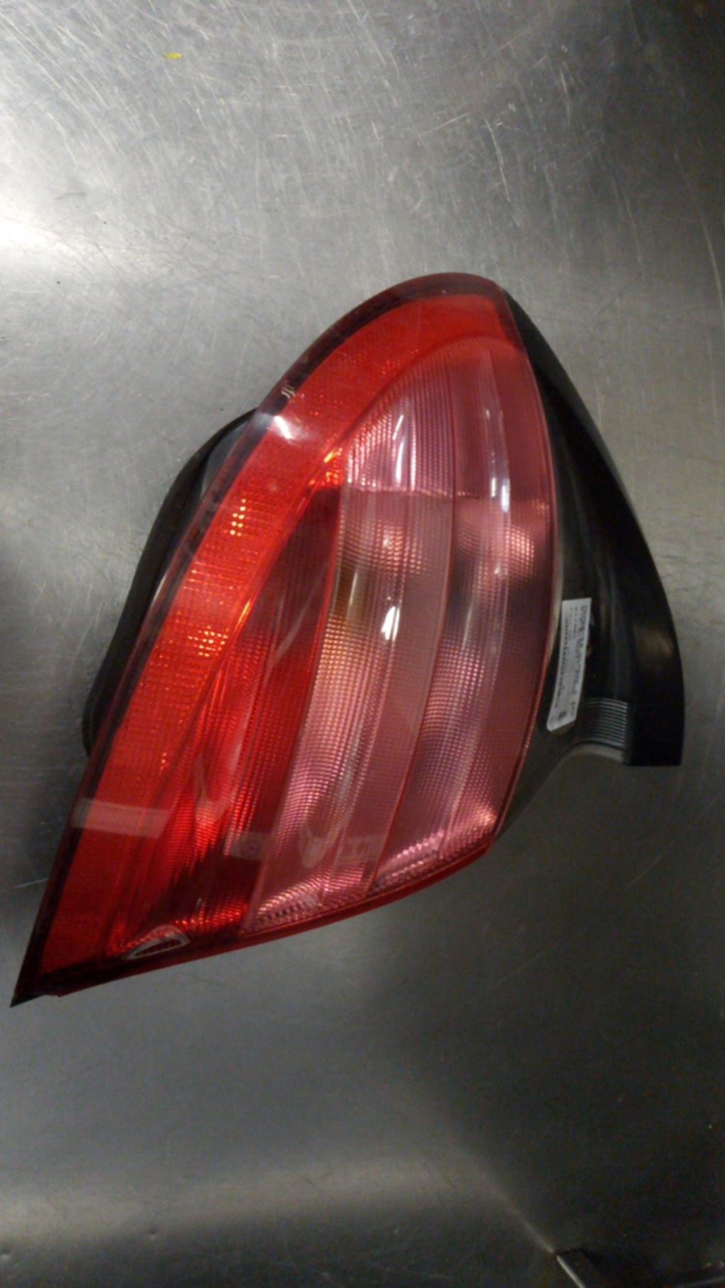 Fanale posteriore principale sinistro (luci) MERCEDES CLASSE C 203 COUPE SPORT PHASE 1 Diésel - 1