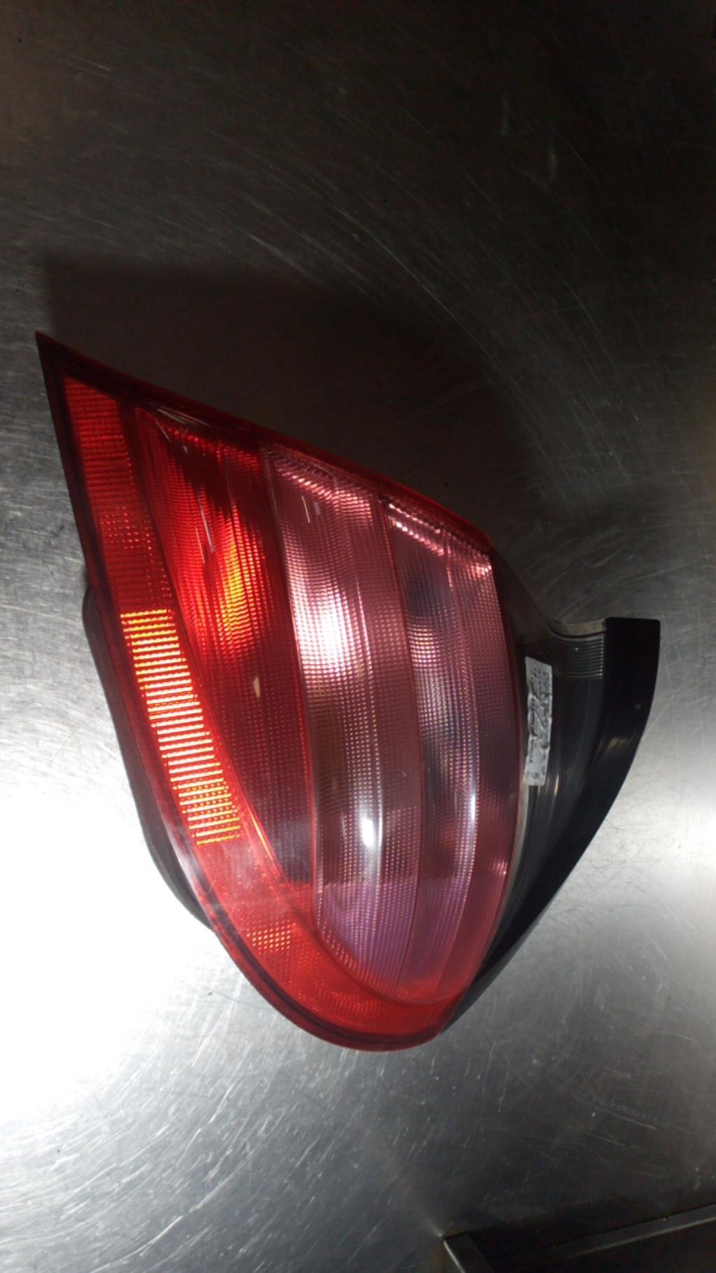 Fanale posteriore principale destro (luci) MERCEDES CLASSE C 203 COUPE SPORT PHASE 1 Diésel - 1