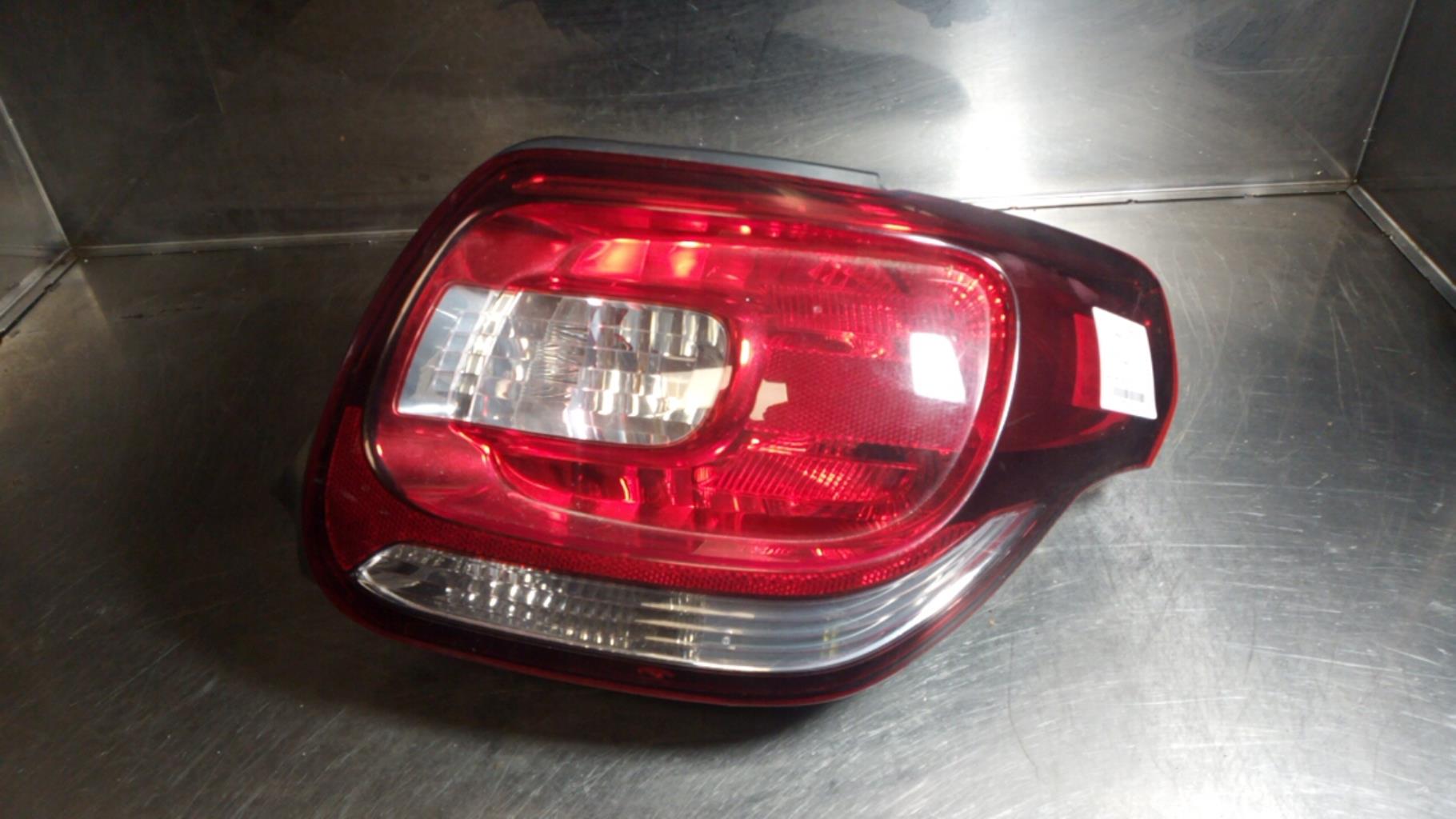 Fanale posteriore principale destro (luci) CITROEN DS3 PHASE 1 Diésel - 1