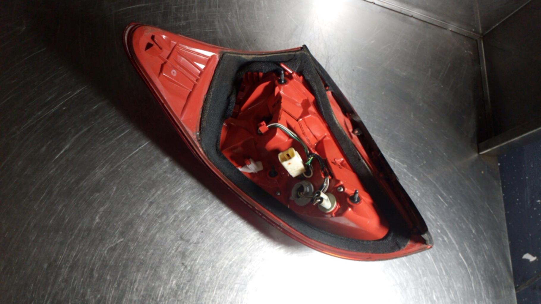 Fanale posteriore principale destro (luci) TOYOTA RAV4 3 PHASE 3 Diésel - 1
