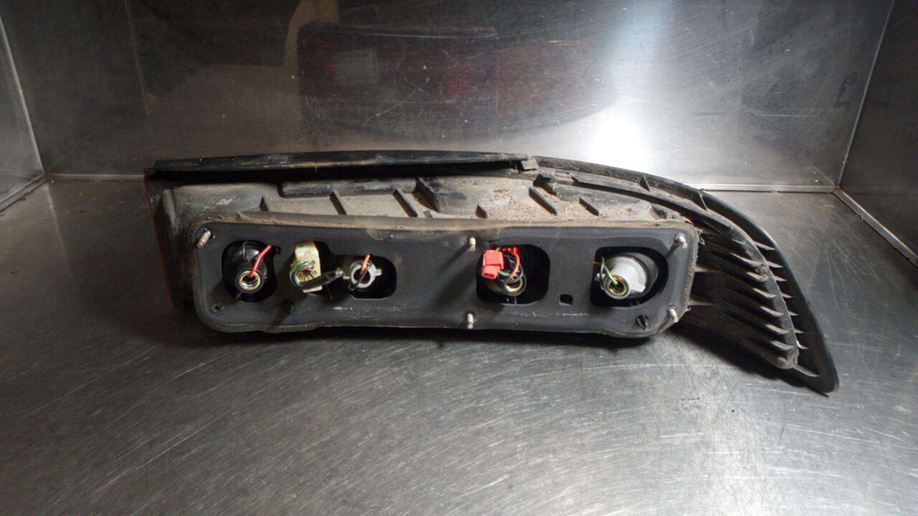 Fanale posteriore principale sinistro (luci) MAZDA 323 4 PHASE 2 Gasolina - 1