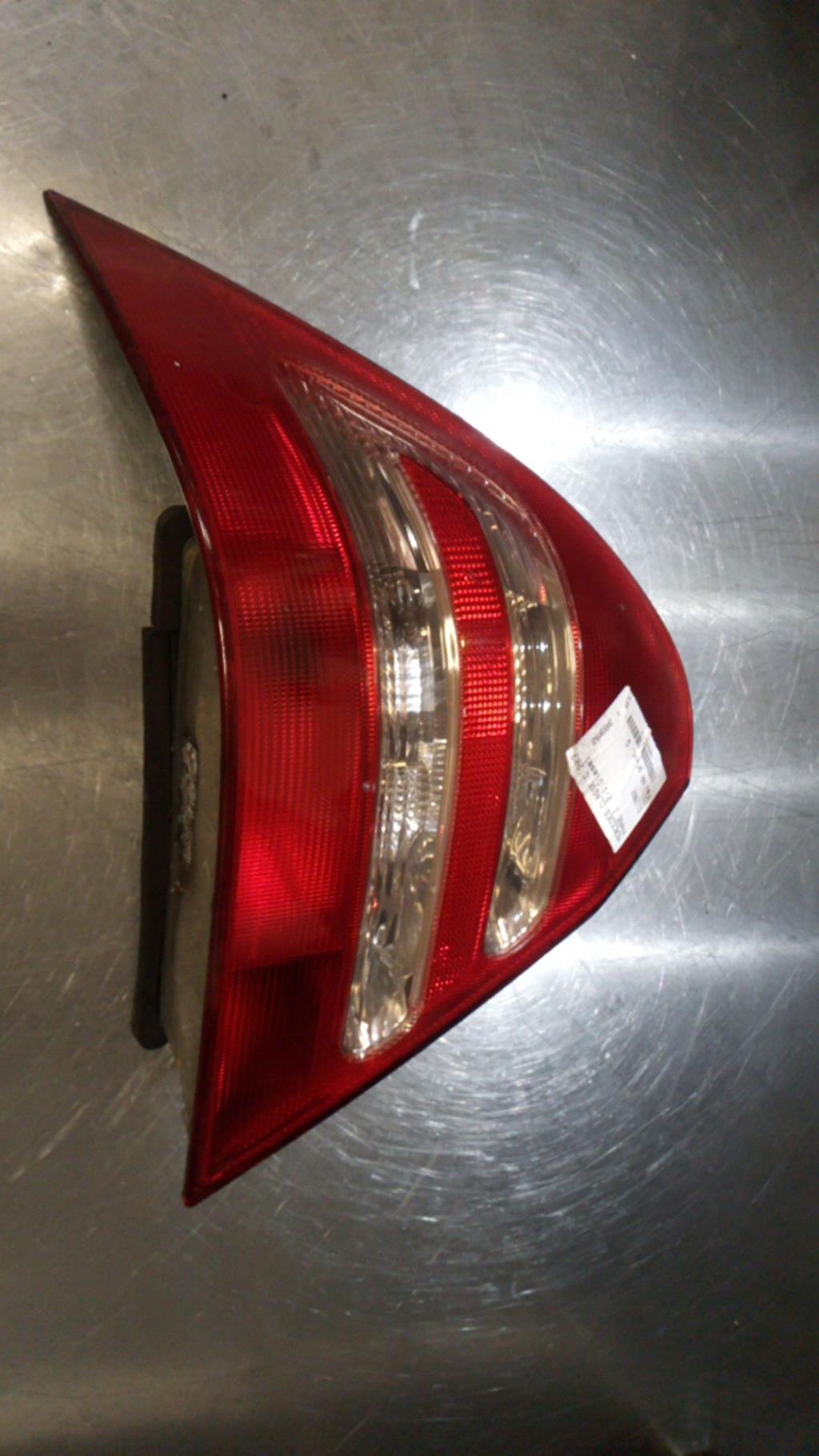 Fanale posteriore principale sinistro (luci) MERCEDES CLASSE C 203 PHASE 1 Diésel - 1
