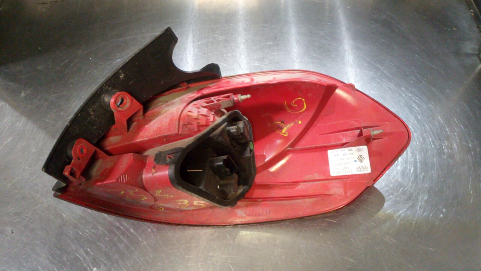 Fanale posteriore principale sinistro (luci) RENAULT CLIO 3 PHASE 2 BREAK Diésel - 1
