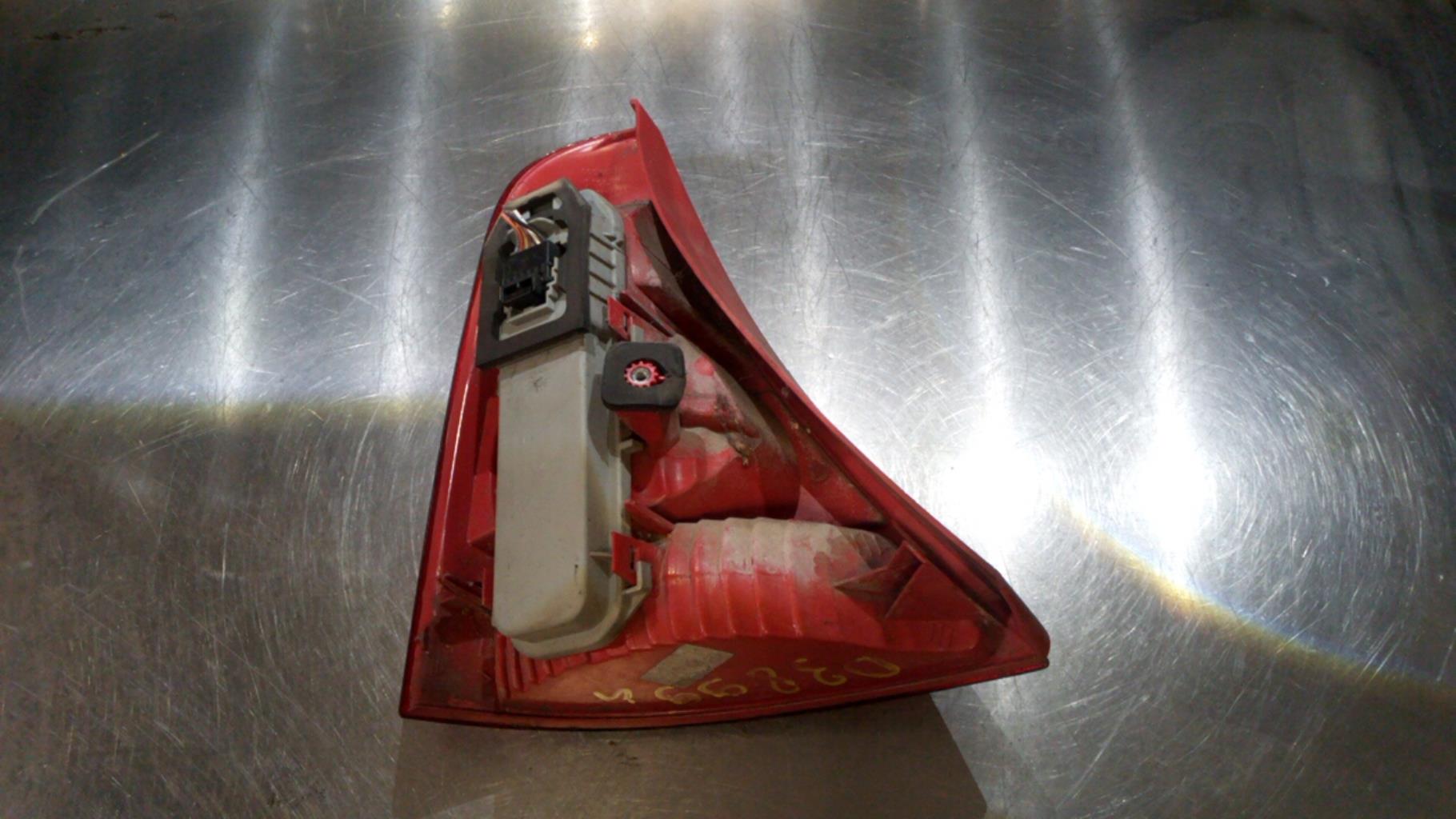 Fanale posteriore principale destro (luci) RENAULT CLIO 2 PHASE 2 Diésel - 1