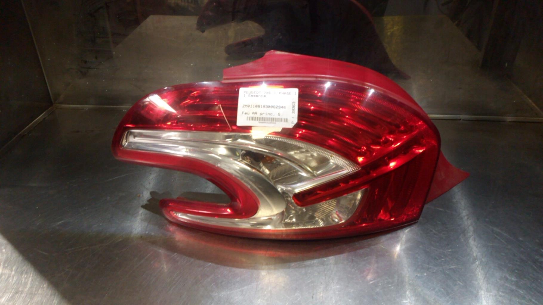 Fanale posteriore principale sinistro (luci) PEUGEOT 208 1 PHASE 1 Gasolina - 1